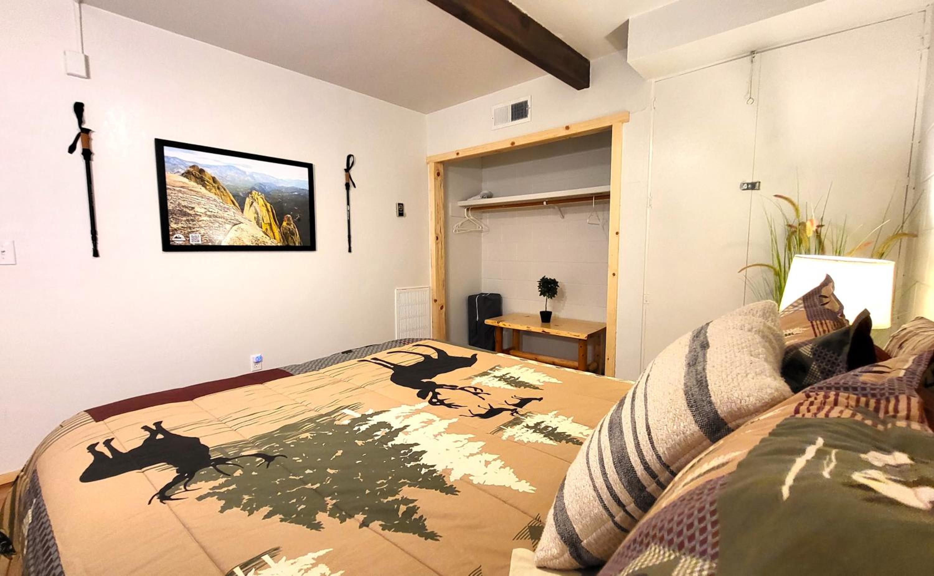 Three-Bedroom House - Photo 6