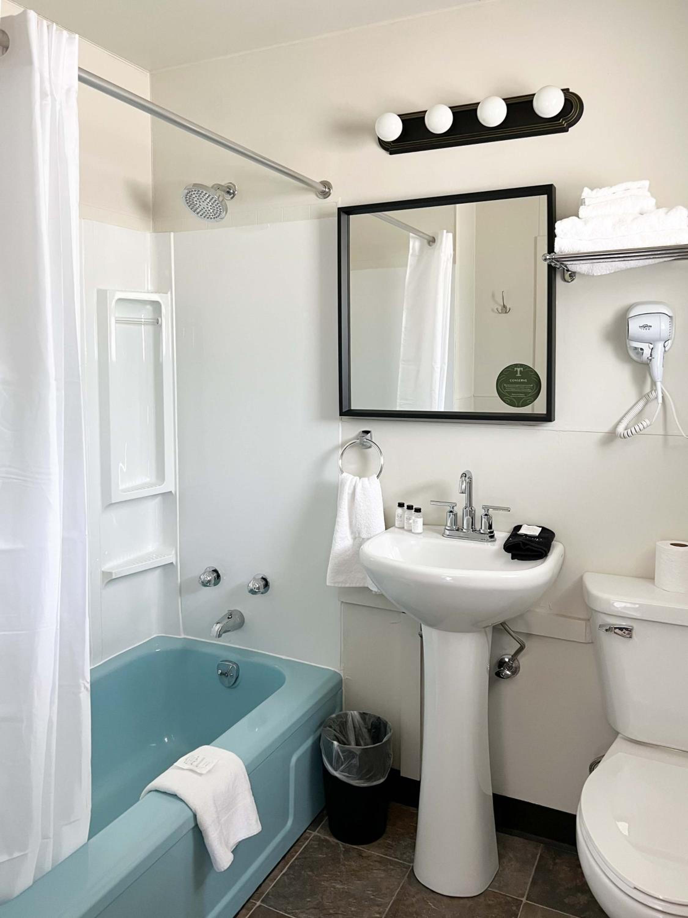 Standard Queen Room
