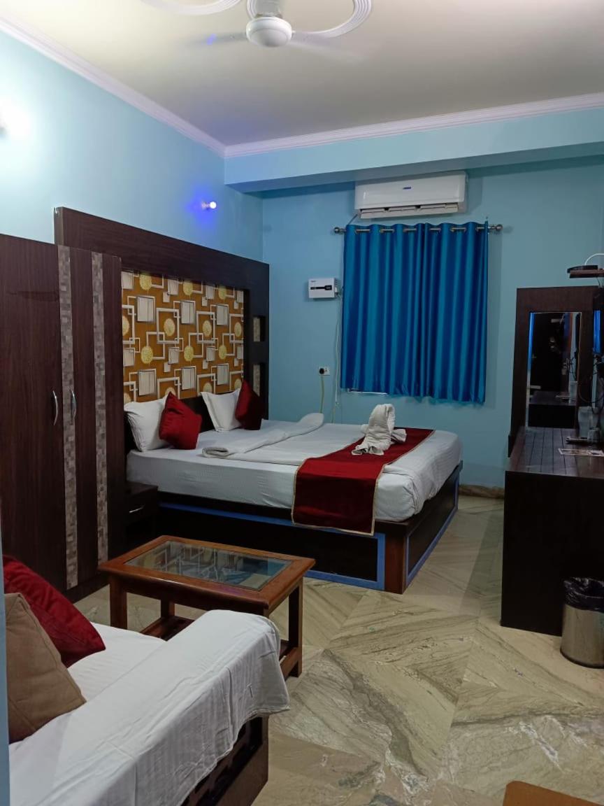 Deluxe Double Room with Balcony photo 3
