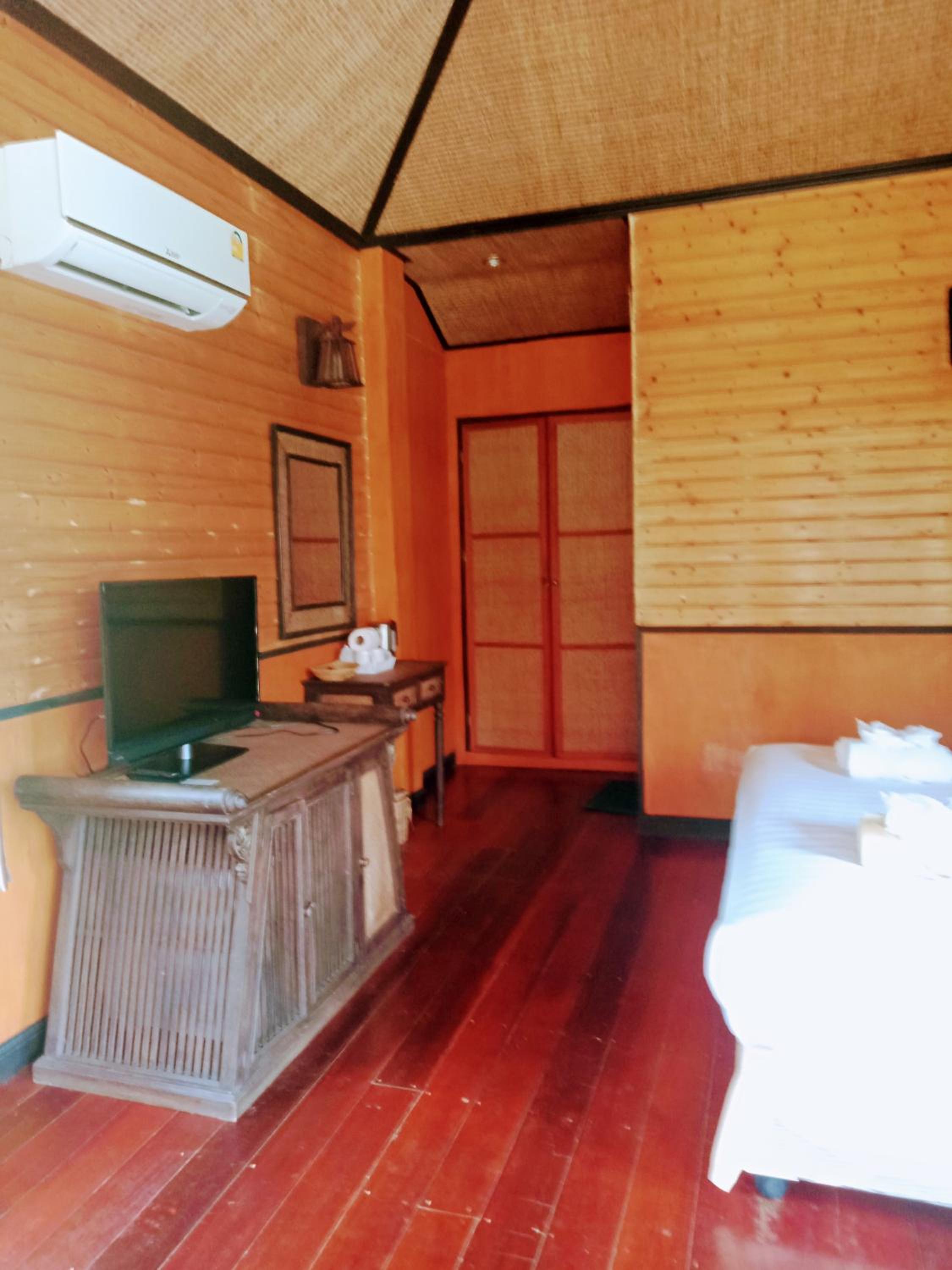 Superior Bungalow photo 3