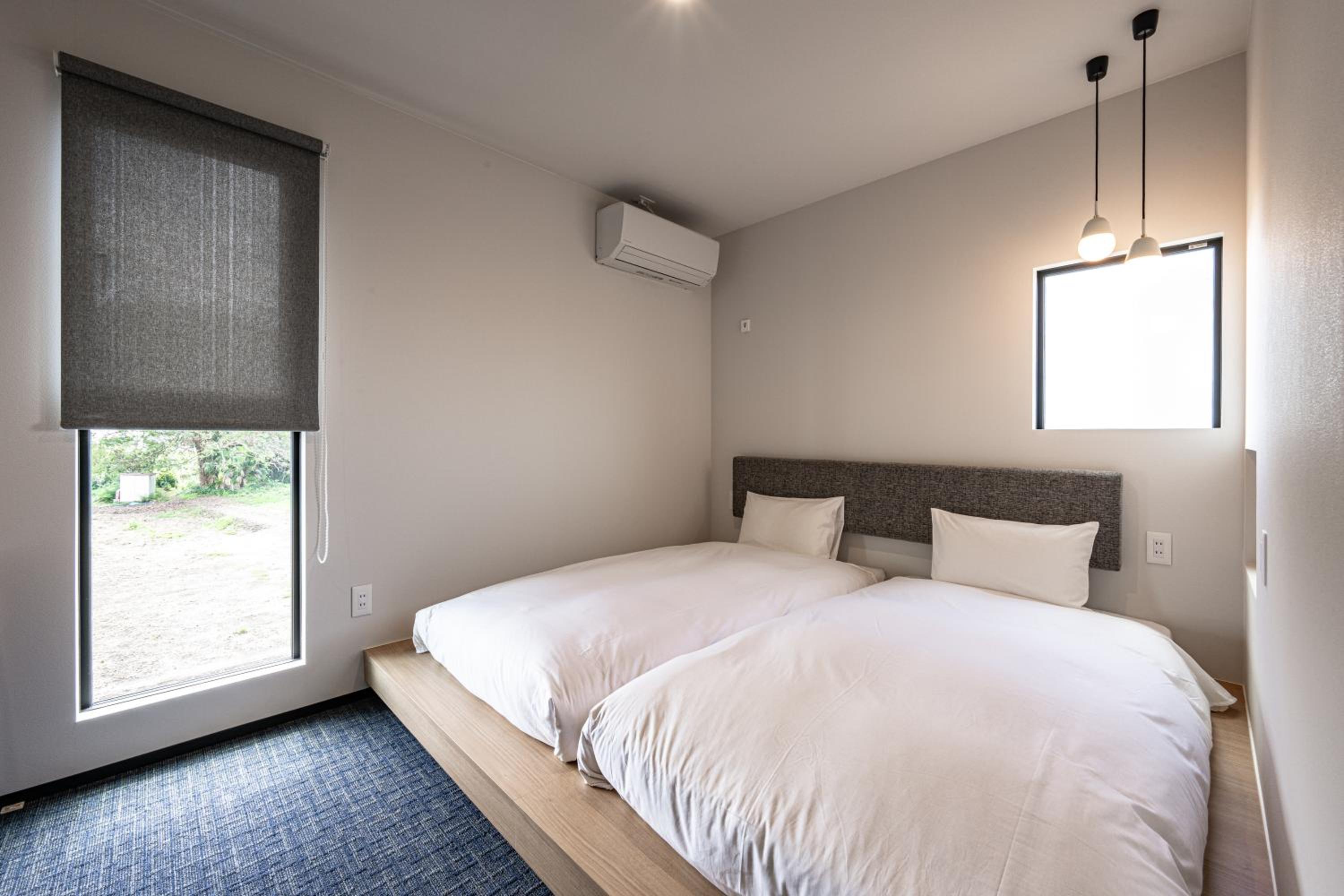 Economy Twin Room photo 2