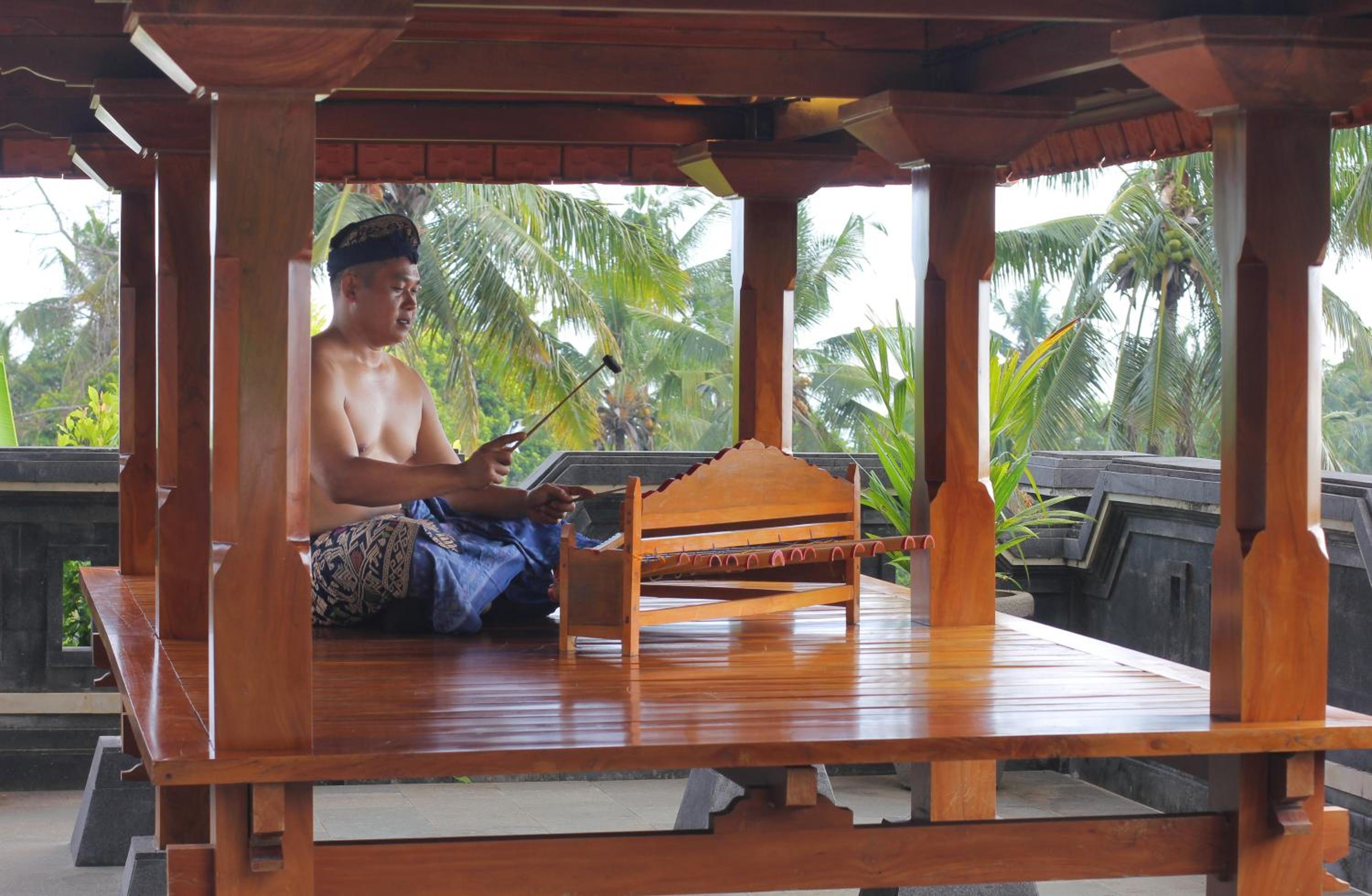 Traditional Balinese Lumbung House with Shared Toilet - Photo 24