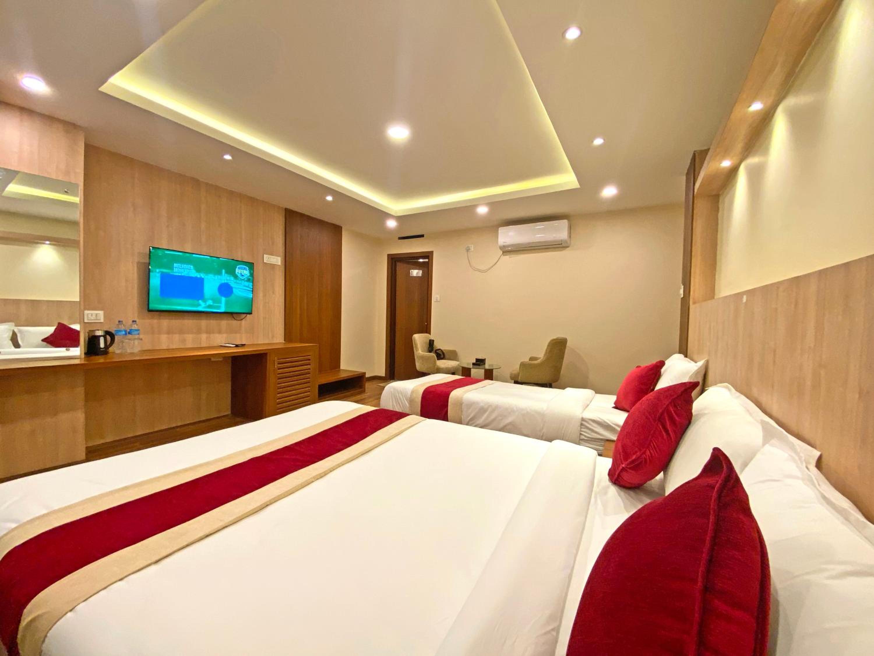 Deluxe Double Room - Photo 1