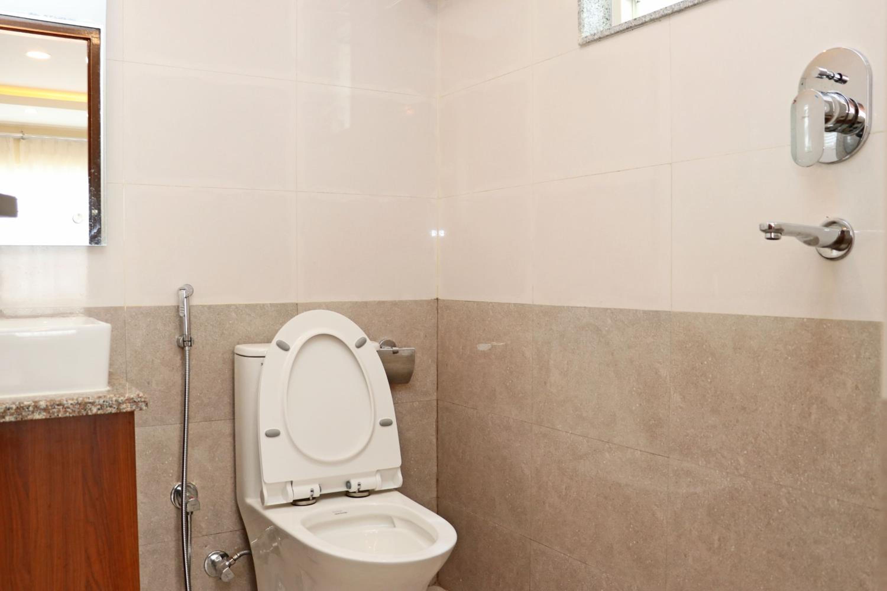 Deluxe Single Room - Photo 22