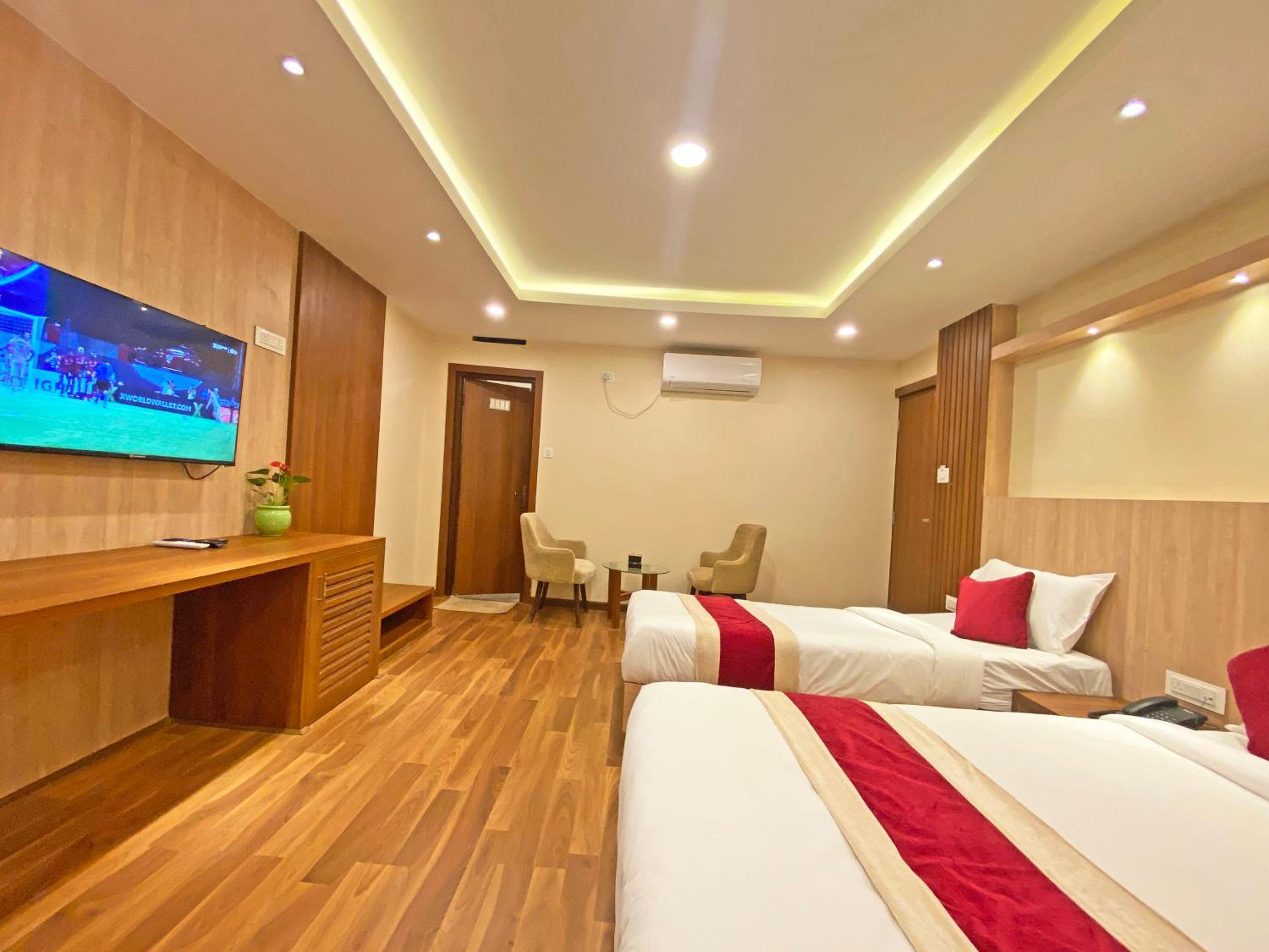 Deluxe Double Room - Photo 18