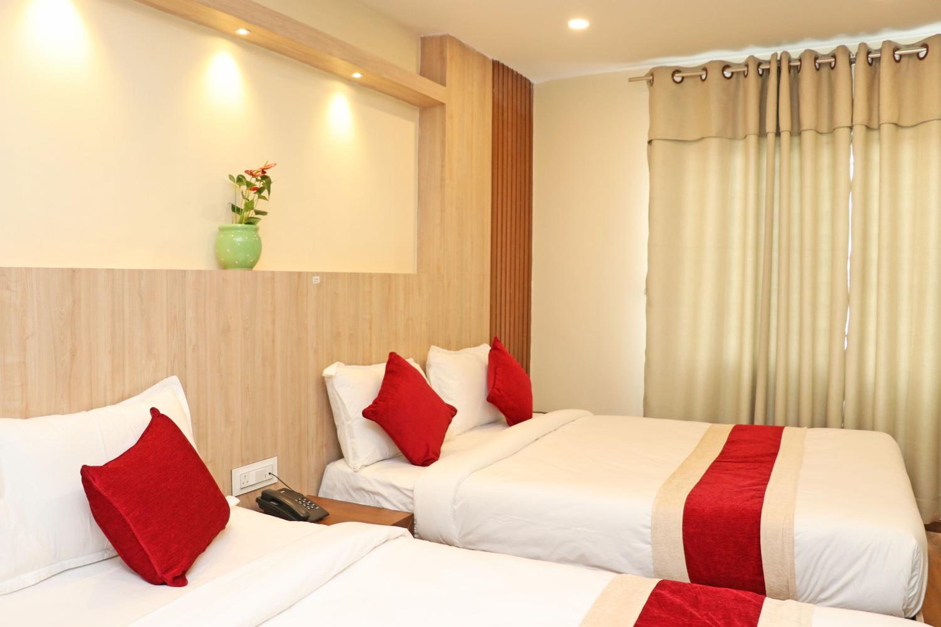 Deluxe Double Room - Photo 8
