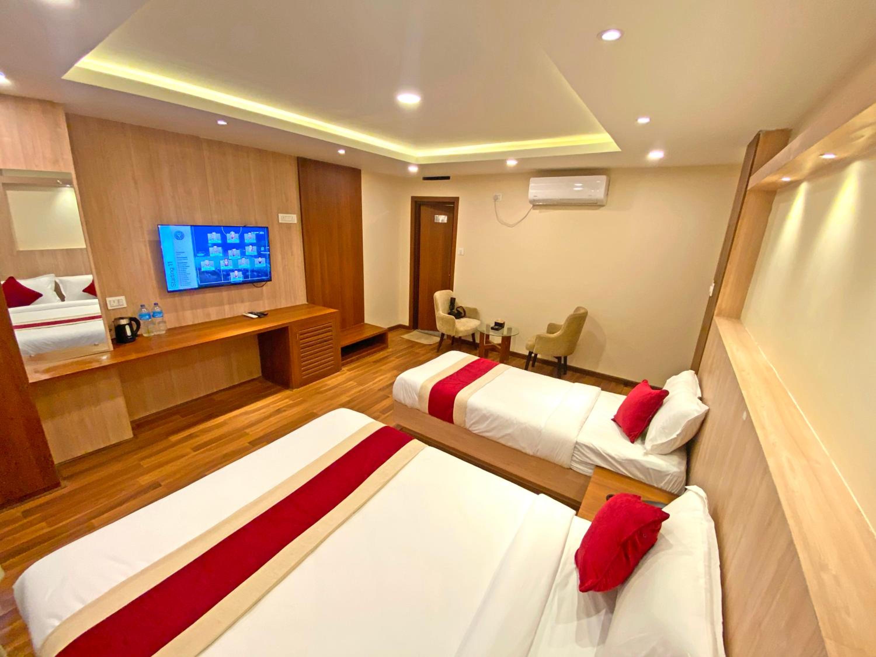 Deluxe Double Room - Photo 10