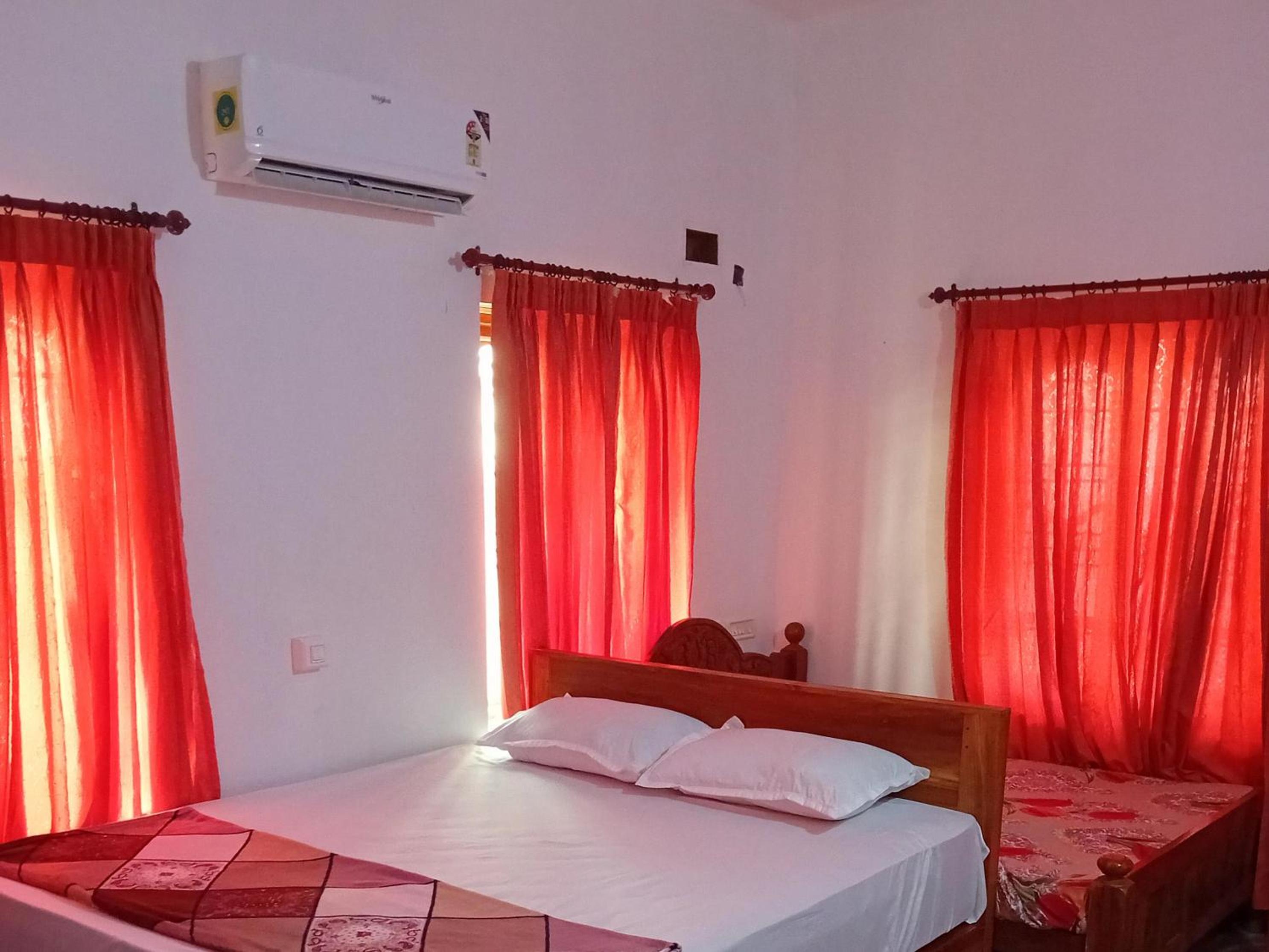 Deluxe Double Room with Extra Bed photo 2
