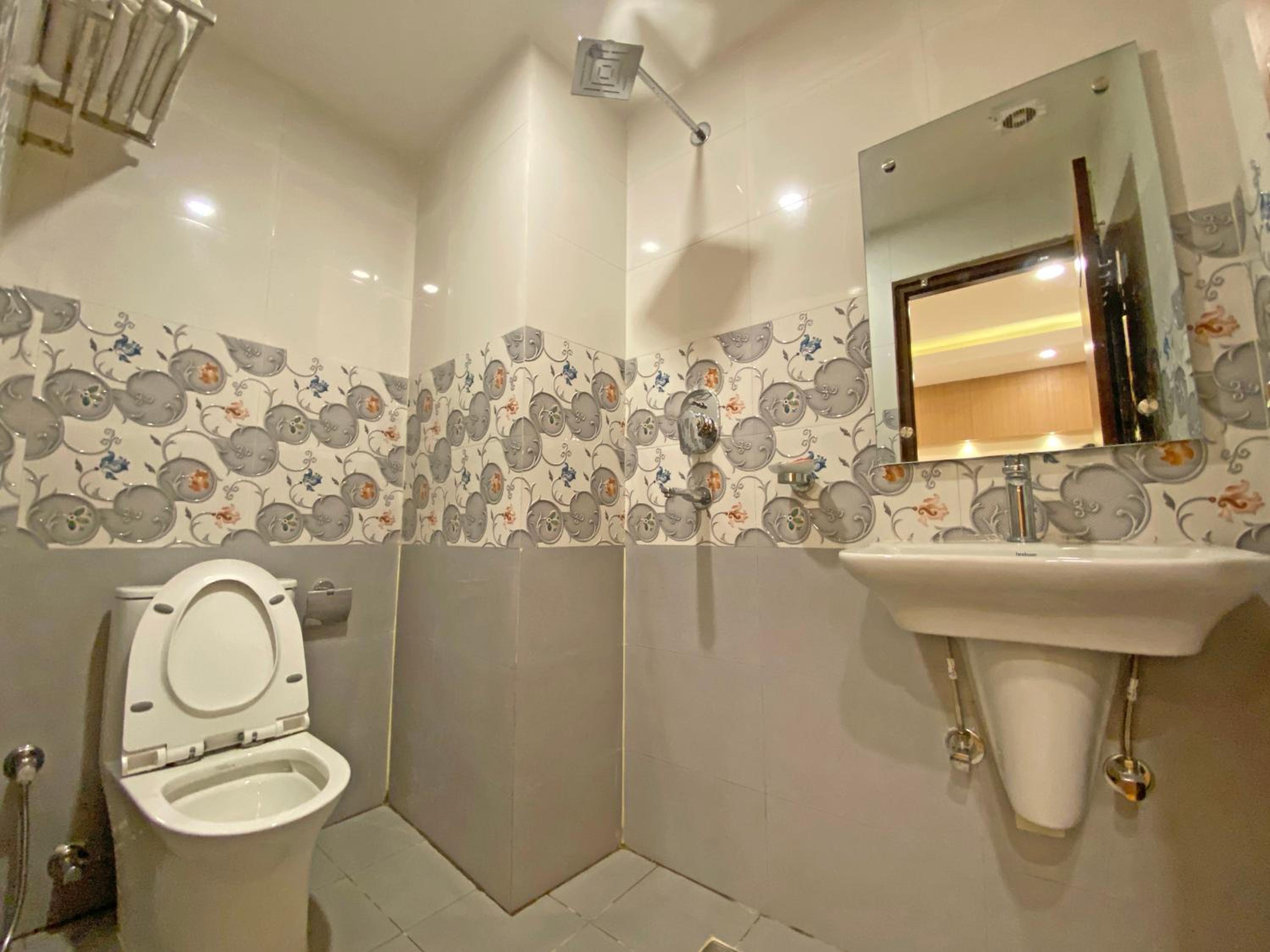 Deluxe Triple Room - Photo 13