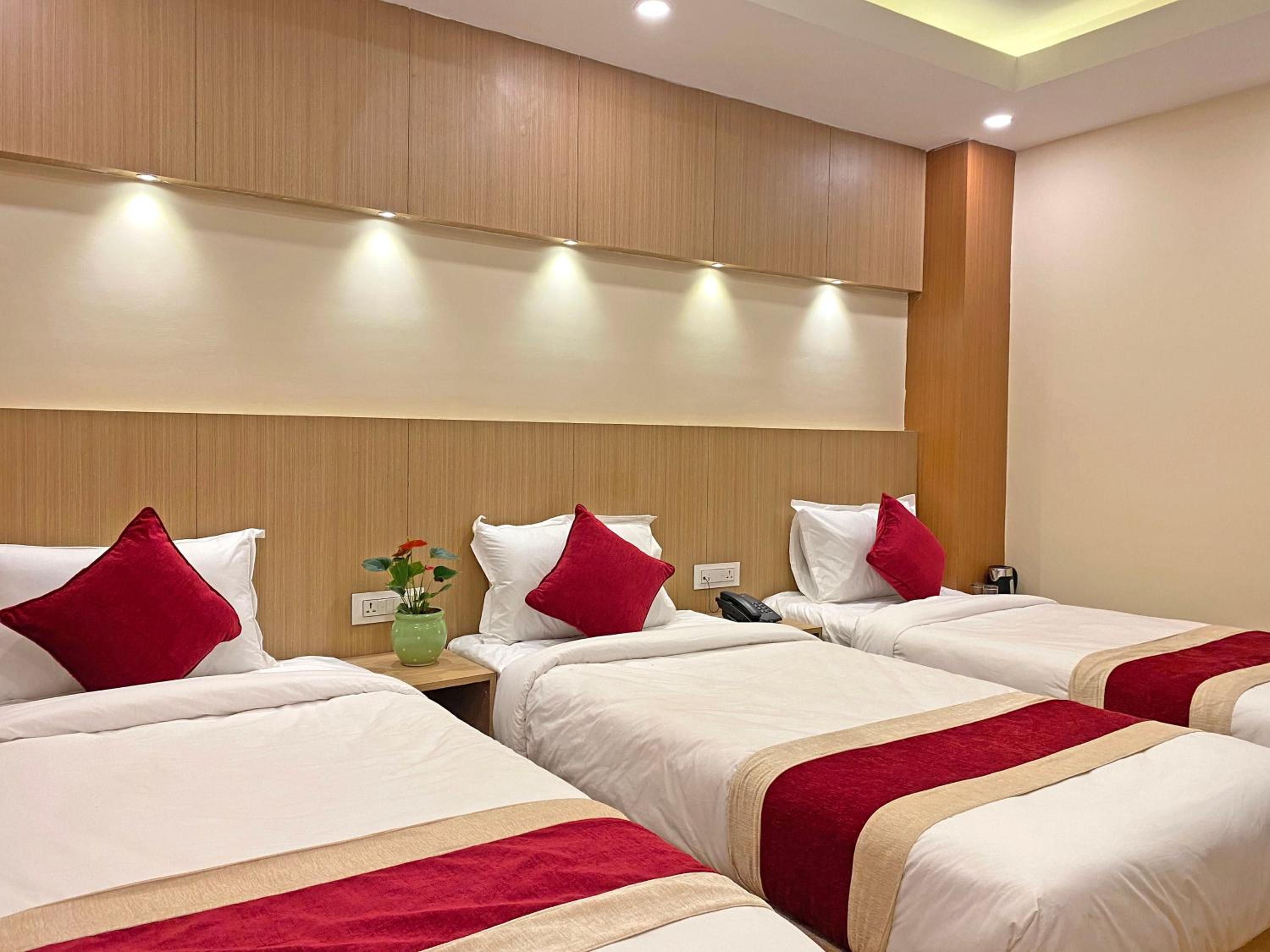Deluxe Triple Room - Photo 6