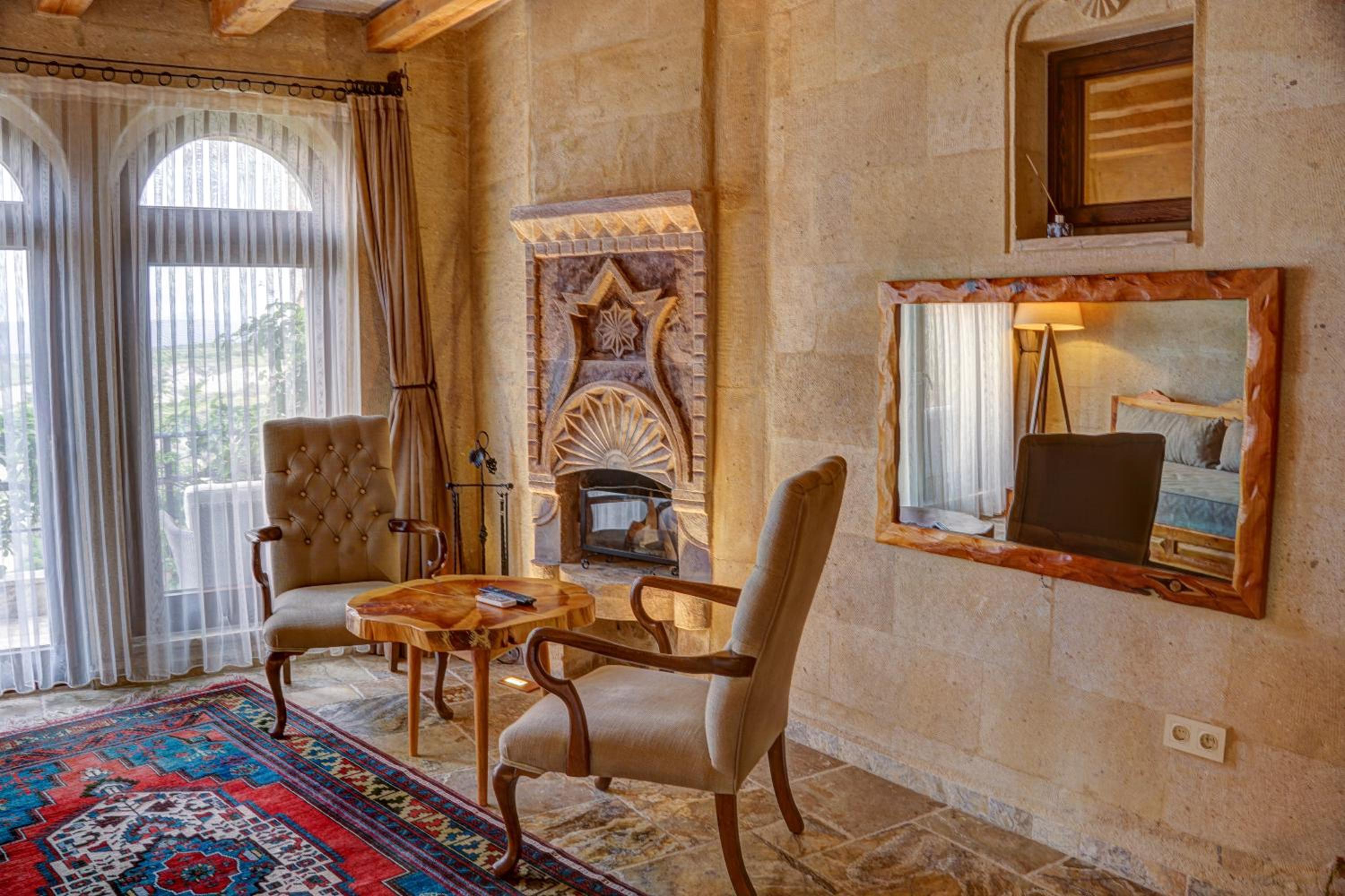 King Suite with Spa Bath - Photo 19