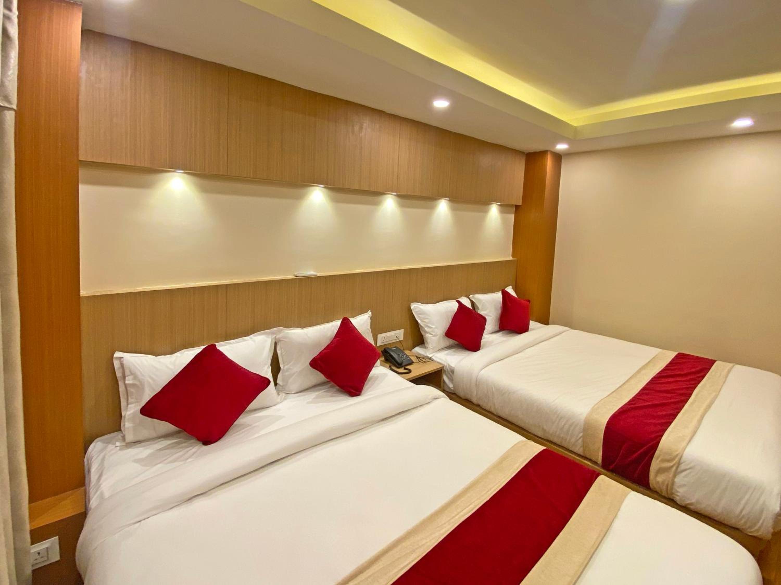 Deluxe Quadruple Room - Photo 4