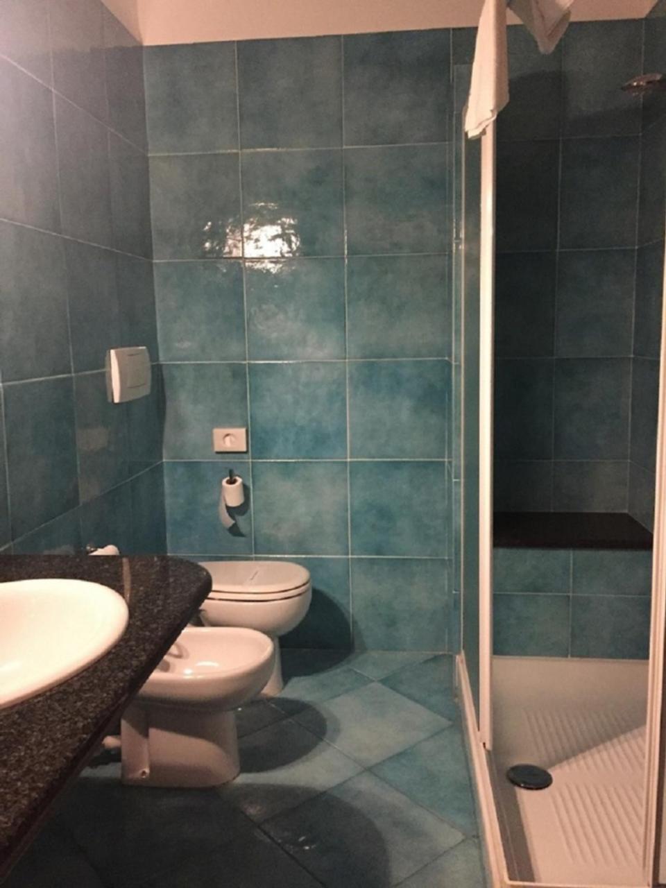 Double or Twin Room - Photo 8
