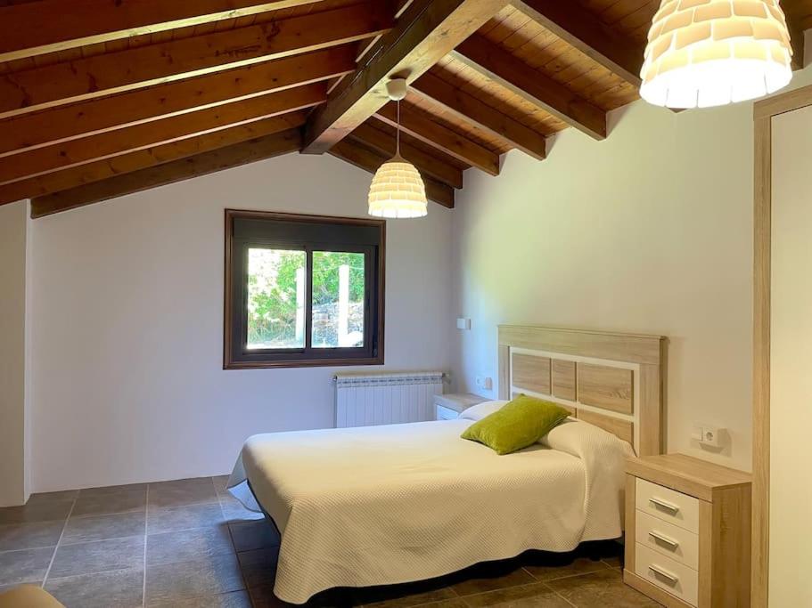 Three-Bedroom House photo 3