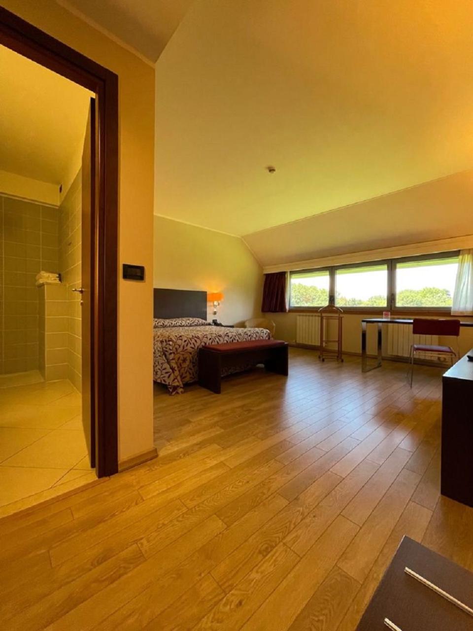 Deluxe Double Room - Photo 7