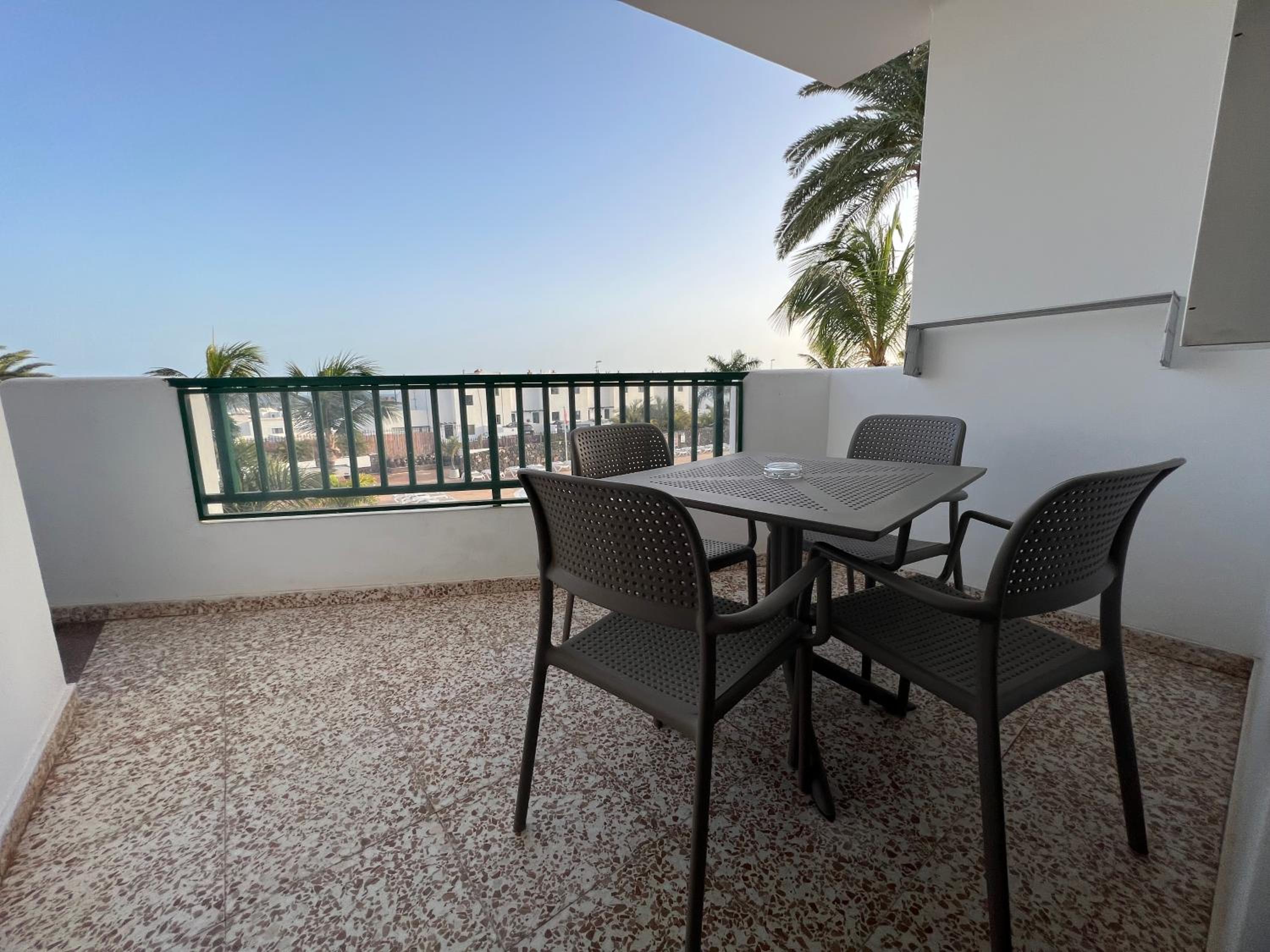 One-Bedroom Apartment with Pool View or Partial Pool View photo 3