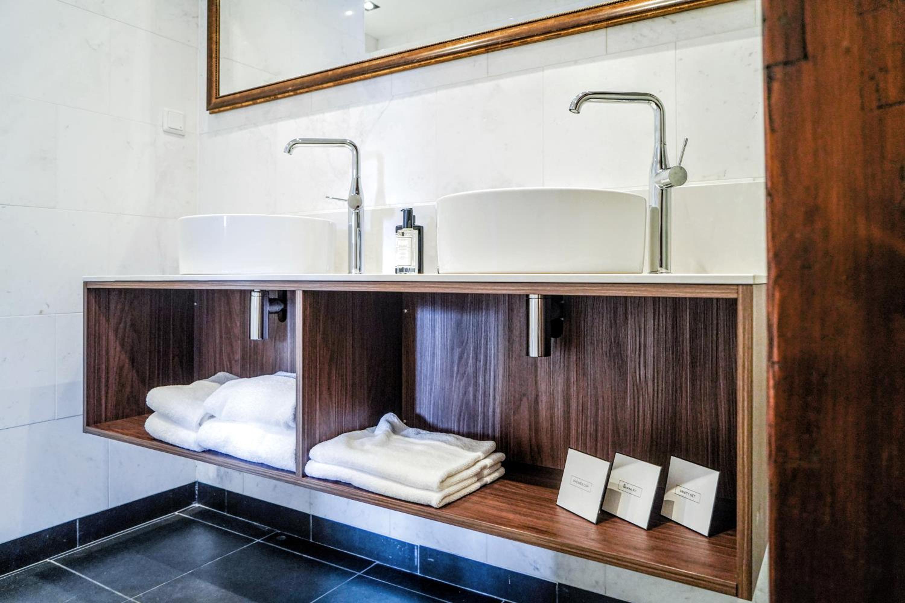 Executive Room - Photo 3