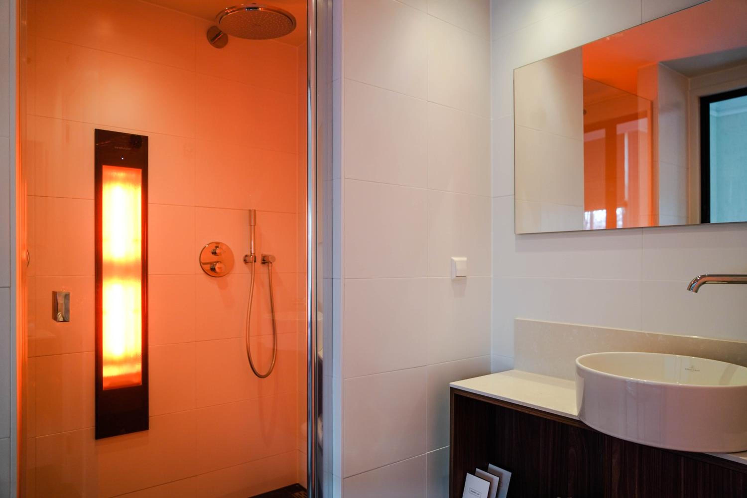 Suite - Photo 3