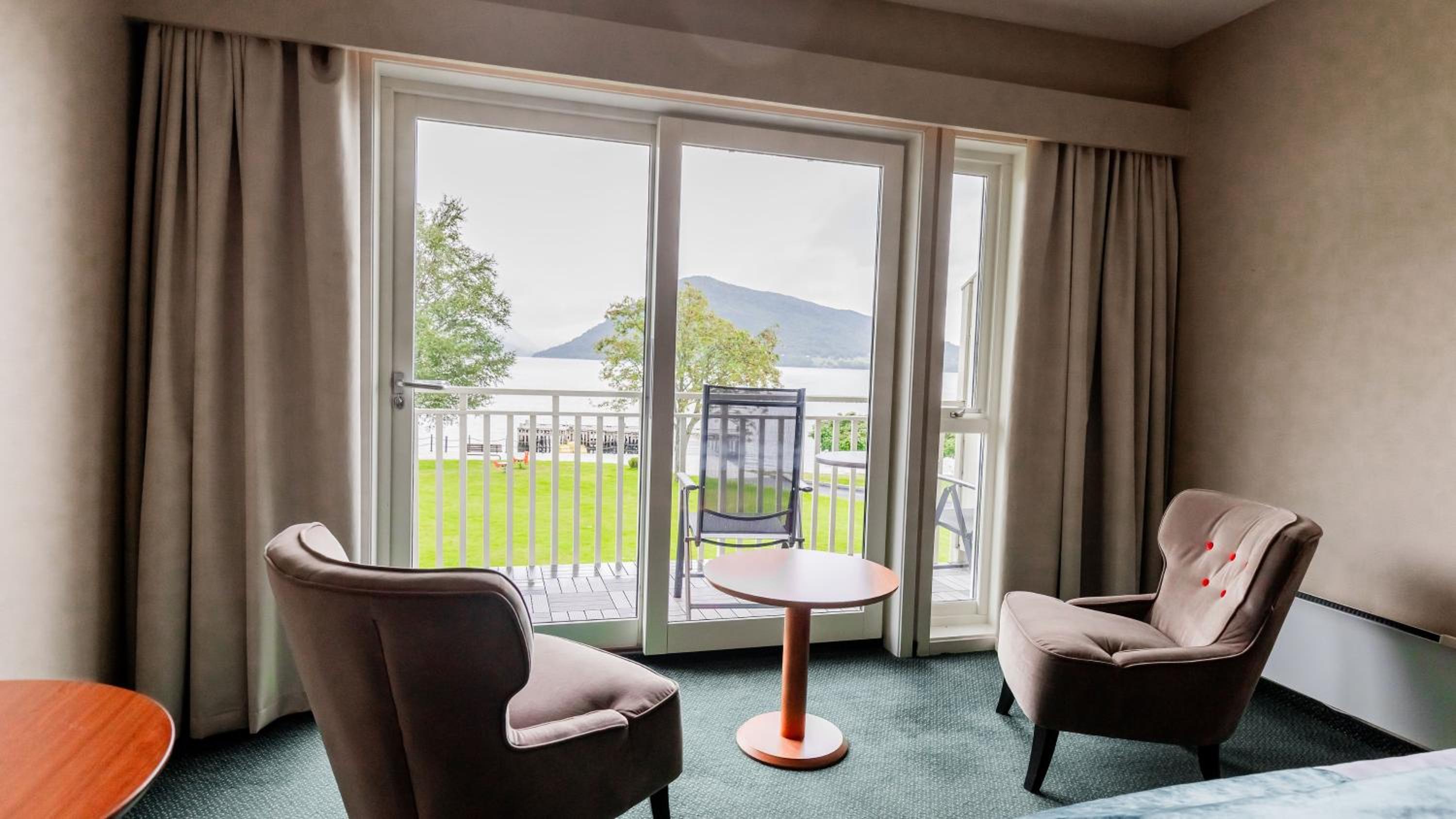 Double or Twin Room with Fjord View - Photo 6