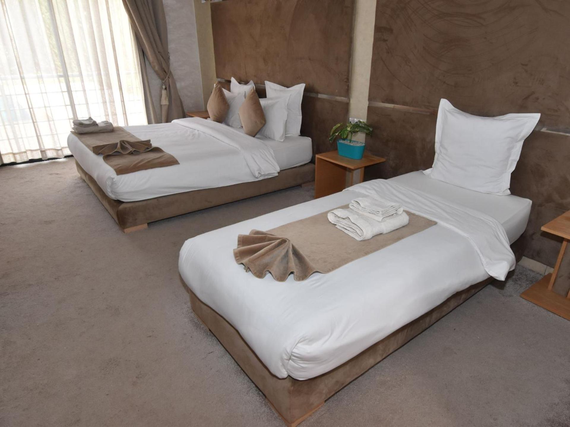 Triple Room with Pool View photo 3