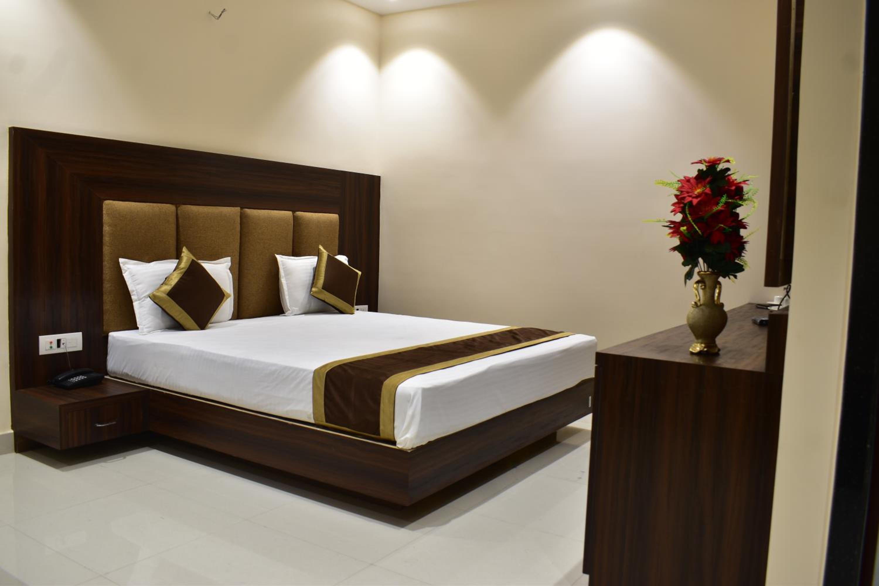 Double Room - Photo 10