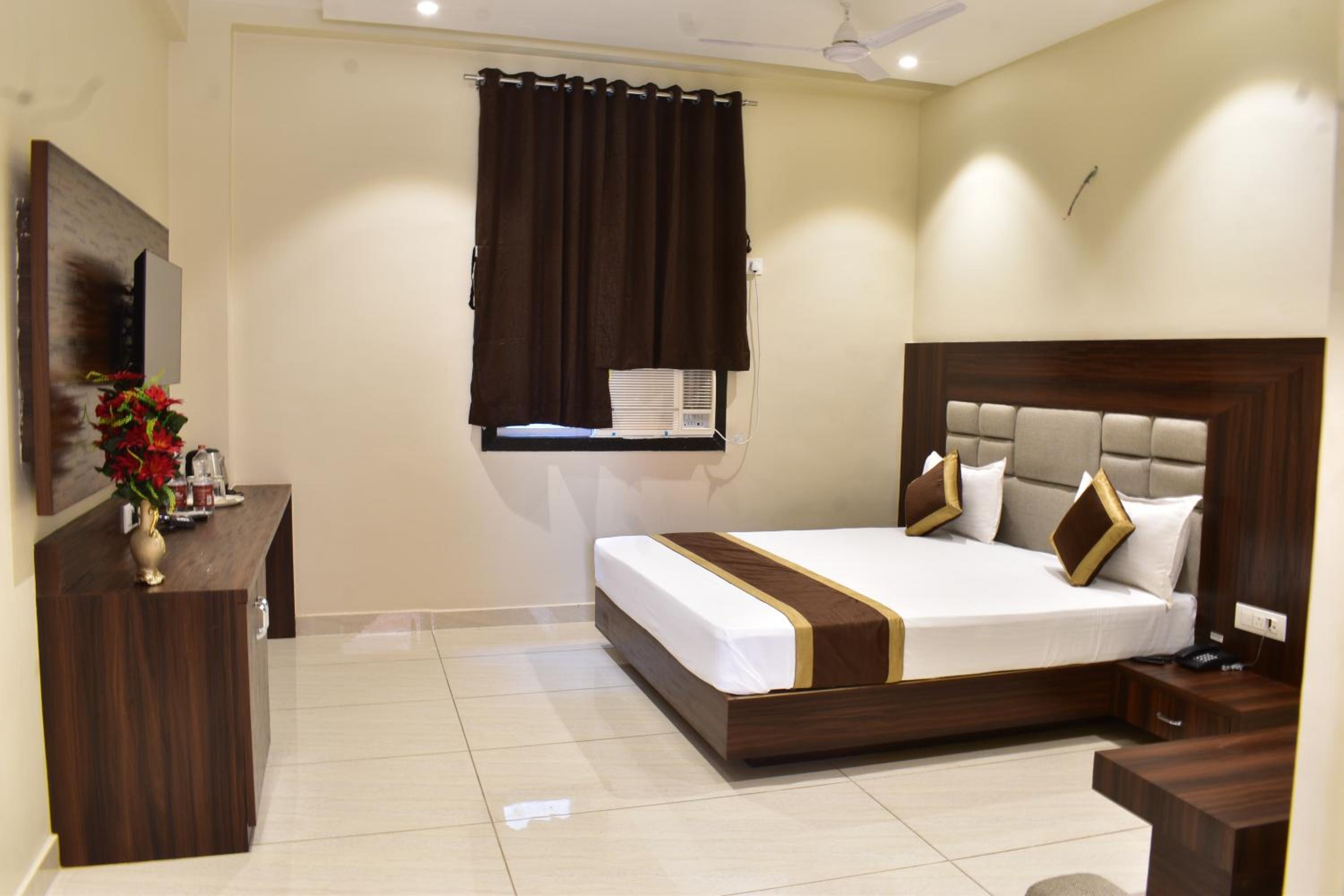 Double Room - Photo 5