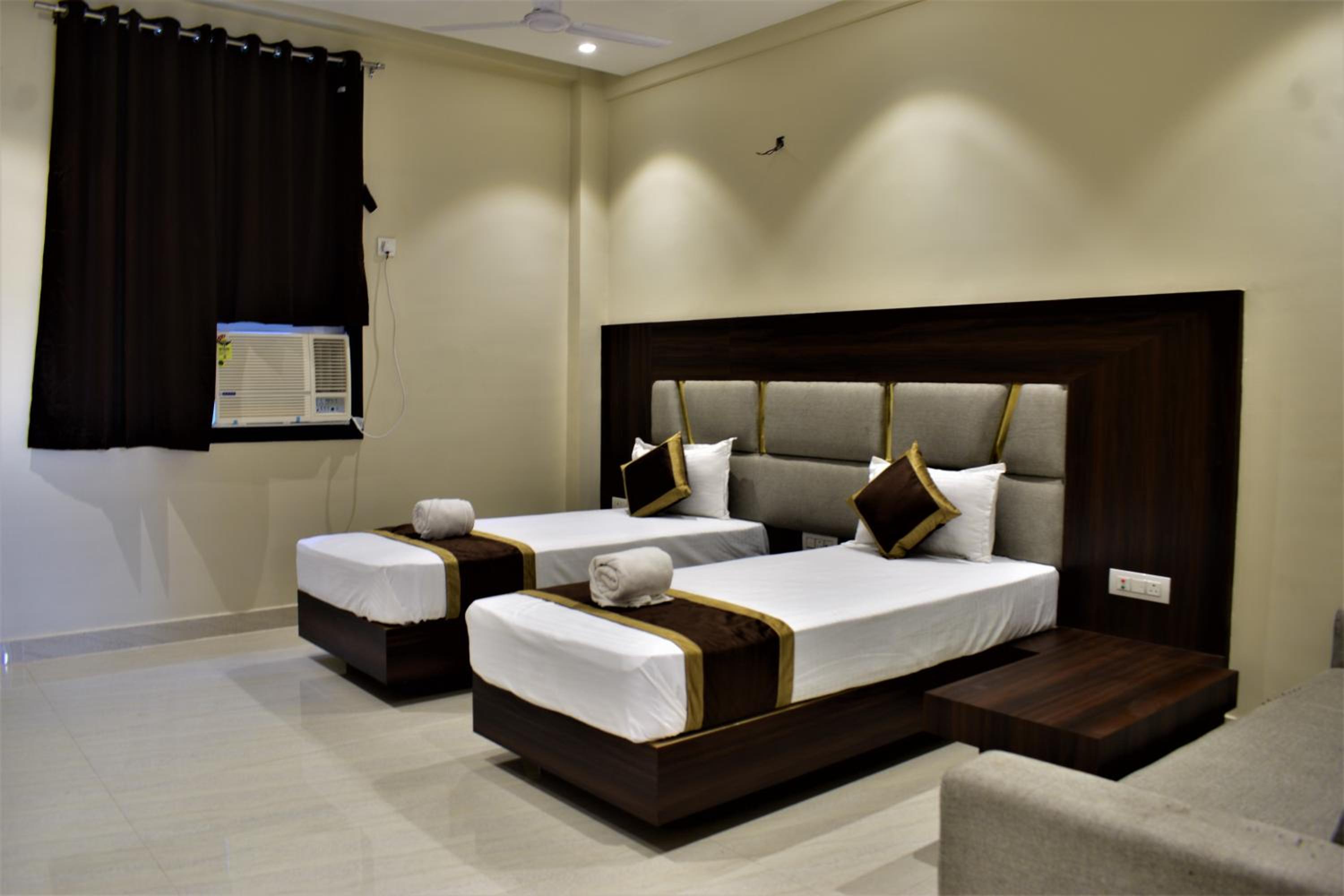 Double Room - Photo 18