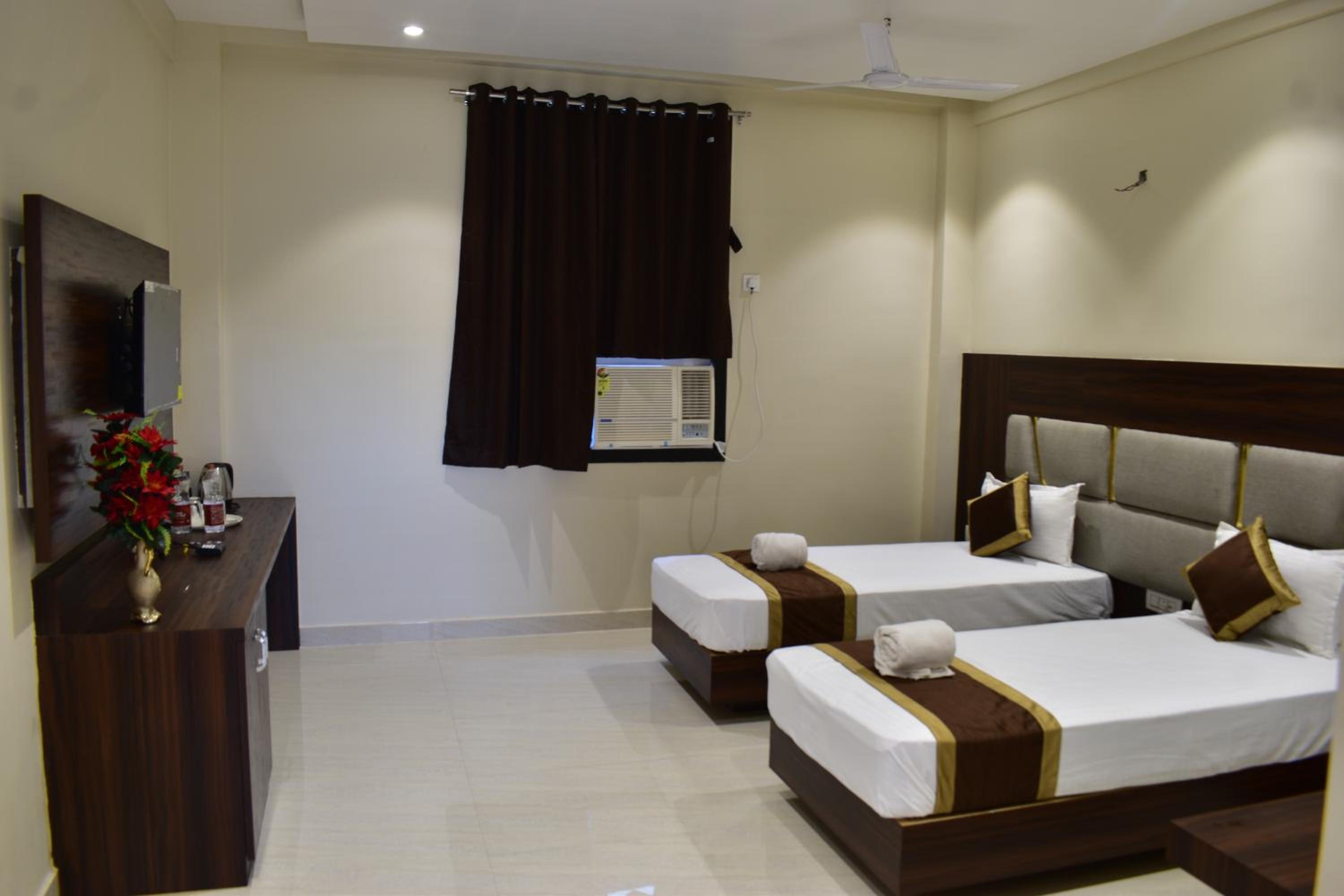 Double Room - Photo 14