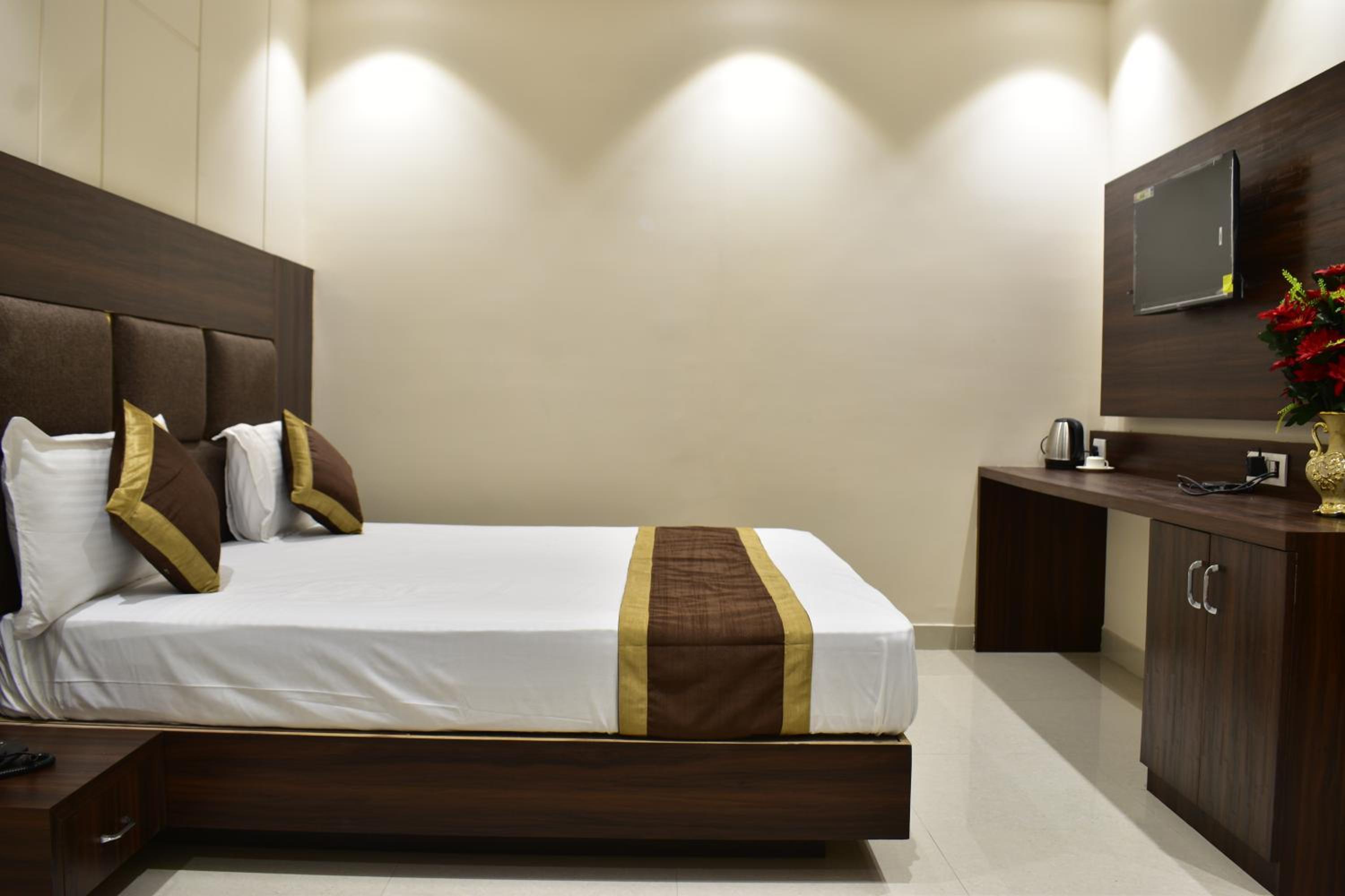 Double Room - Photo 11
