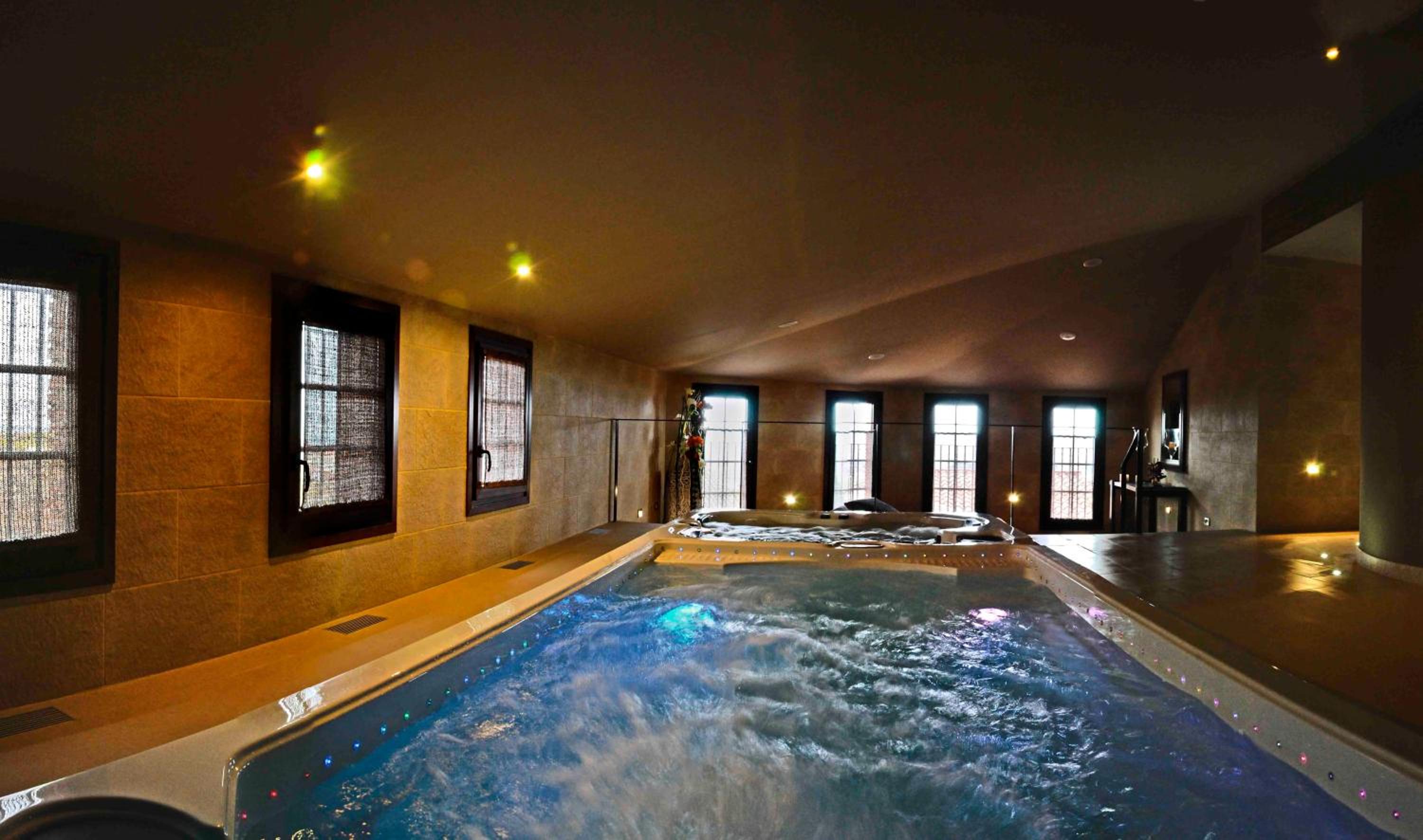 Double Room with Spa Access photo 2