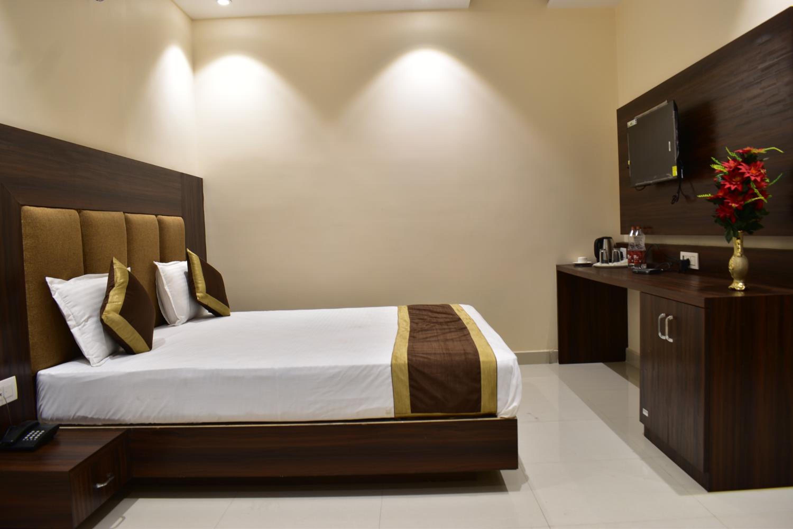 Double Room - Photo 8
