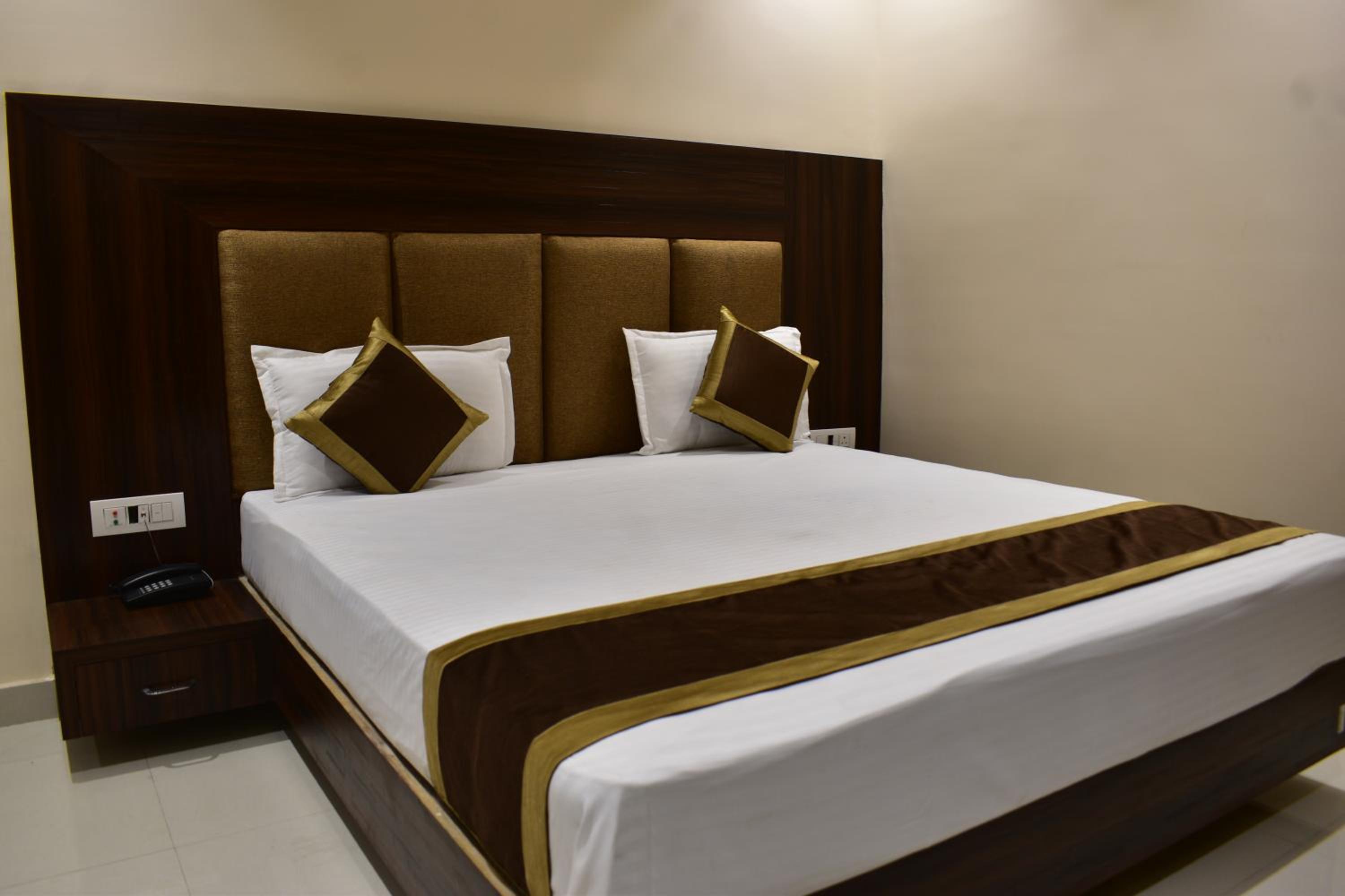 Double Room - Photo 2