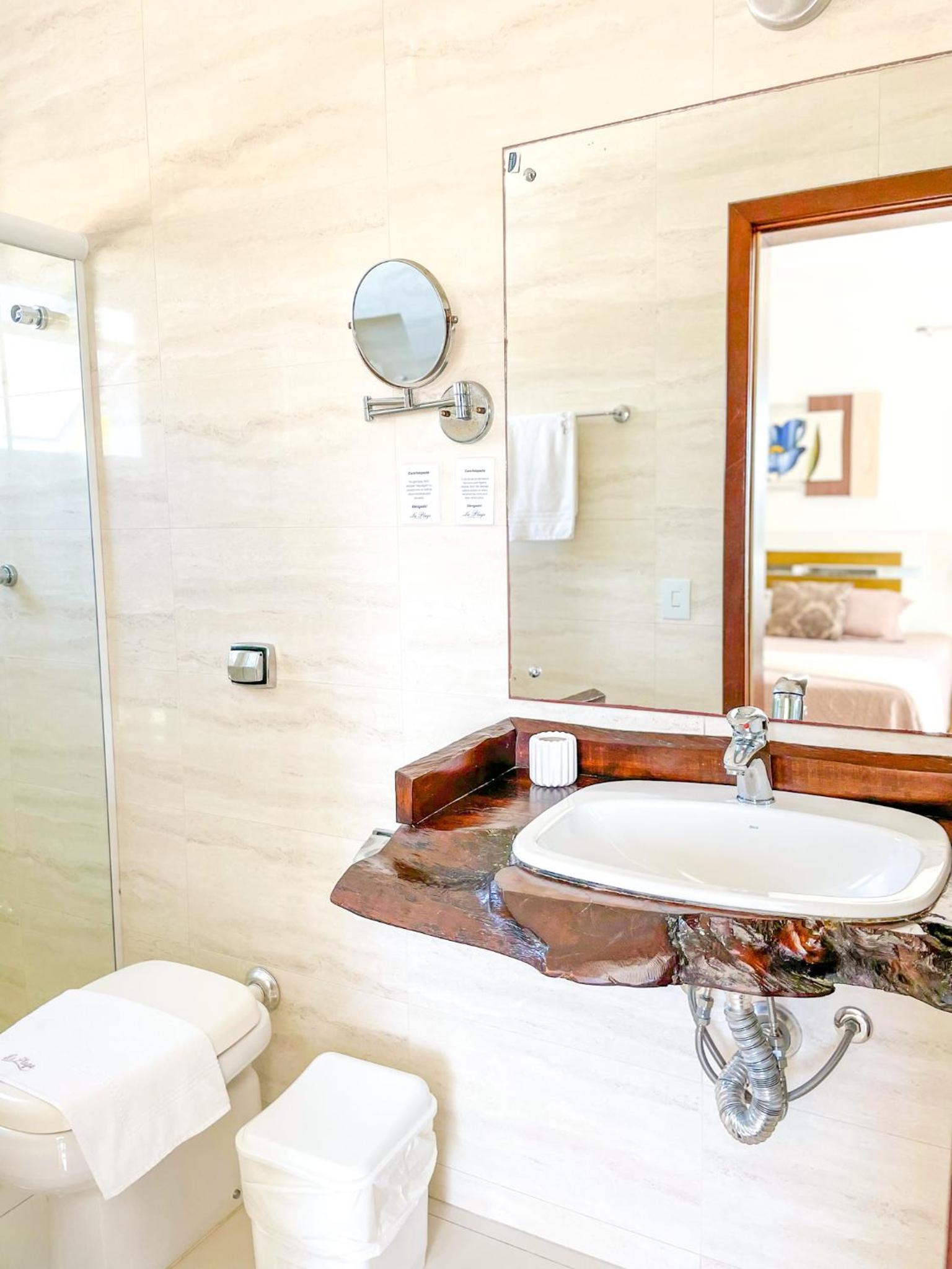 Deluxe Double or Twin Room photo 3
