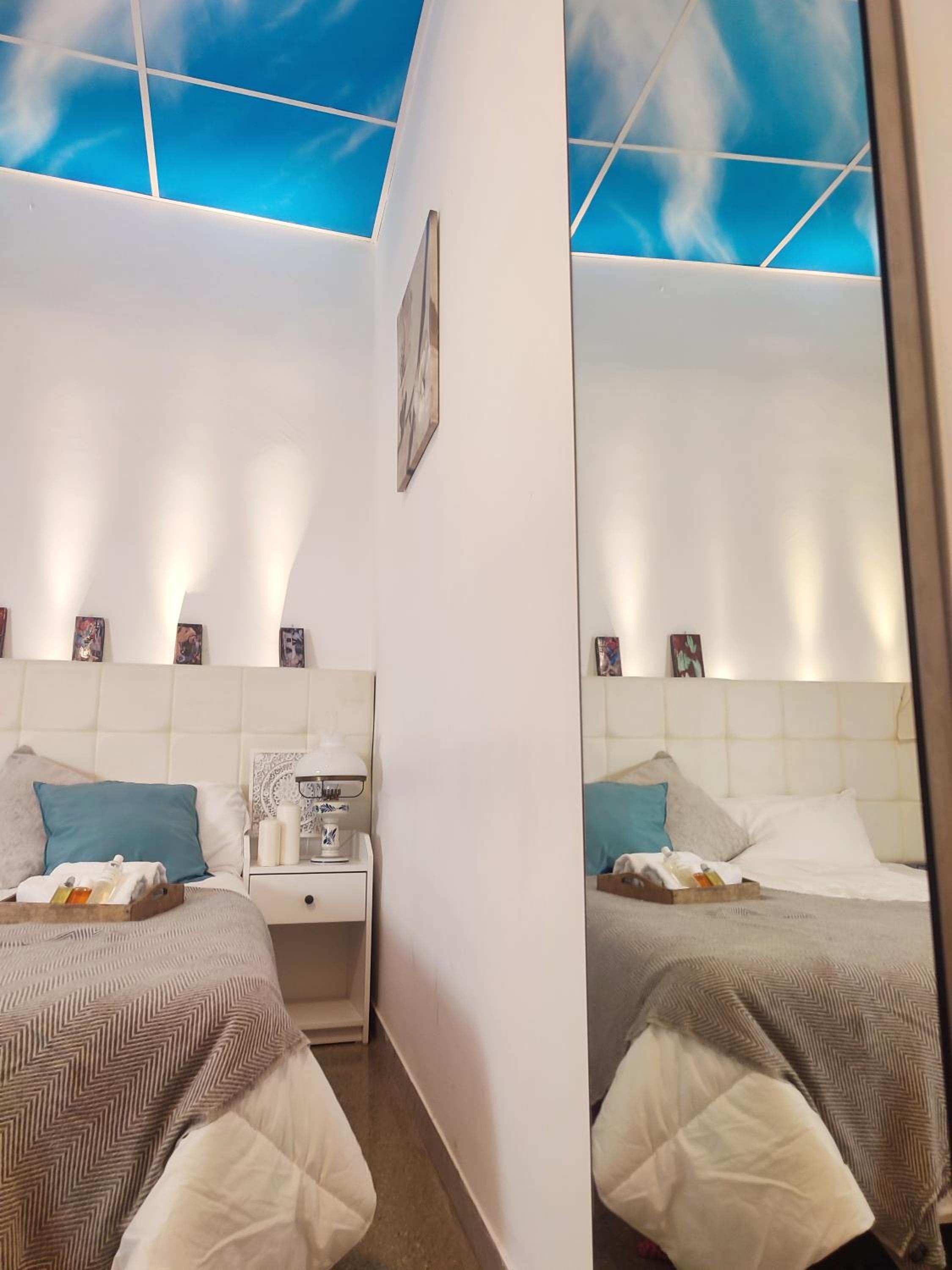 Economy Double Room - Photo 12