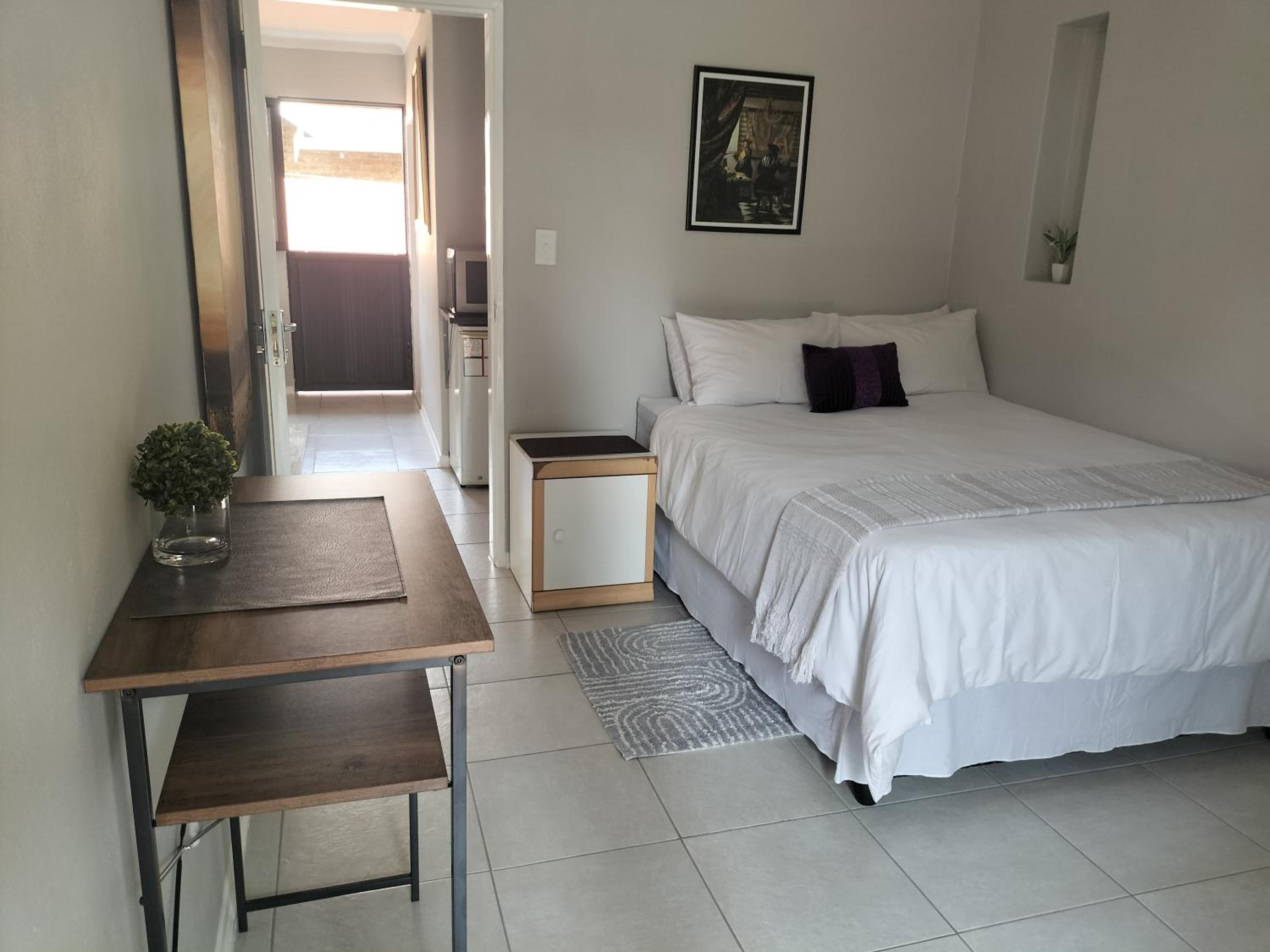 Two-Bedroom Apartment - Photo 20