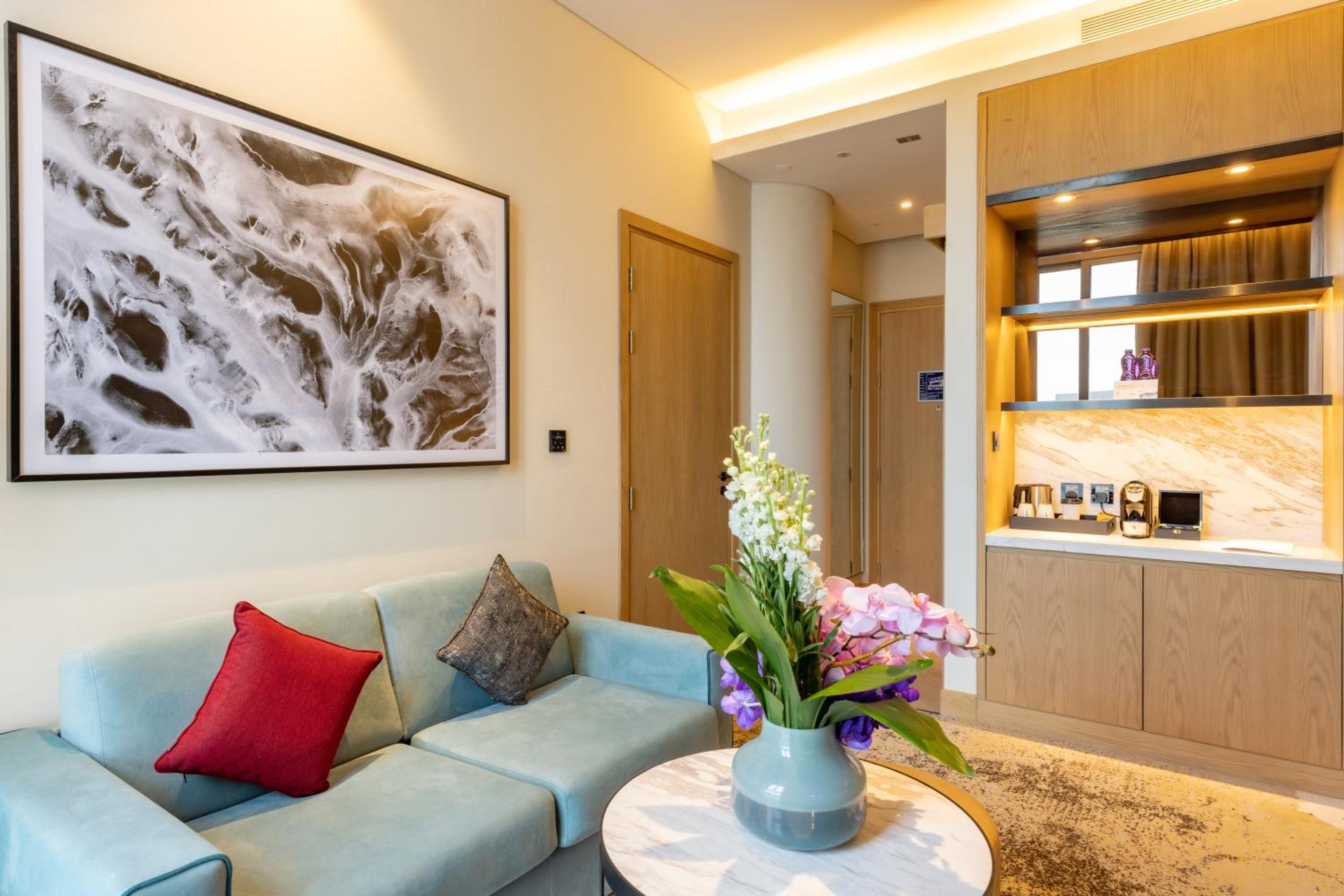 One Bedroom Suite with Two Double Beds - Smoking - Photo 1