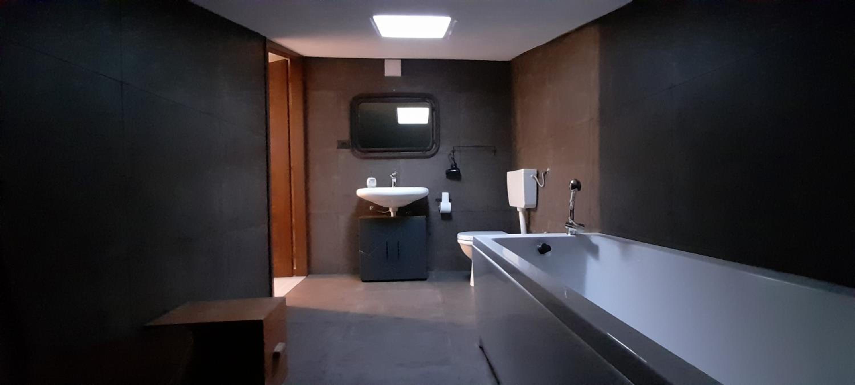 Quadruple Room with Private Bathroom photo 3