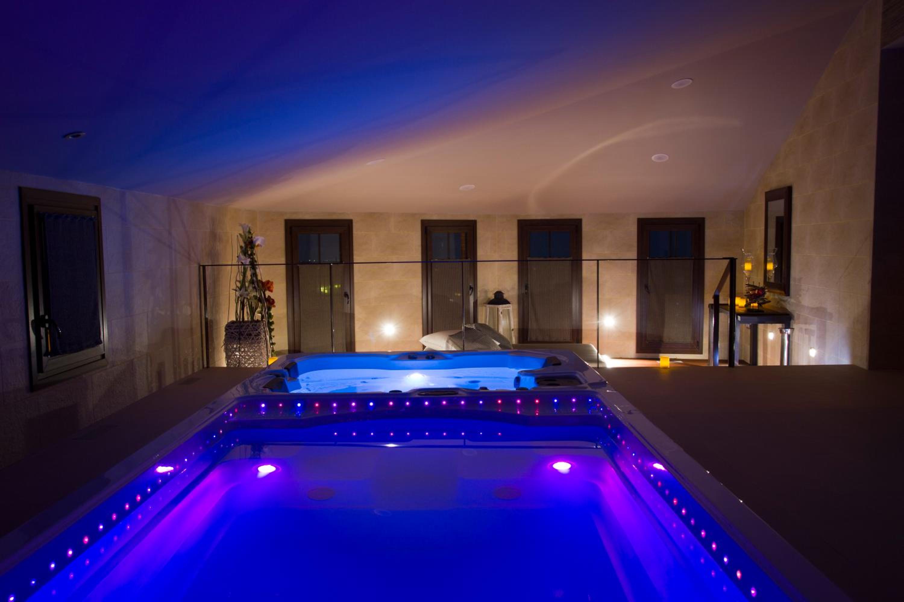 Double Room with Spa Access photo 3