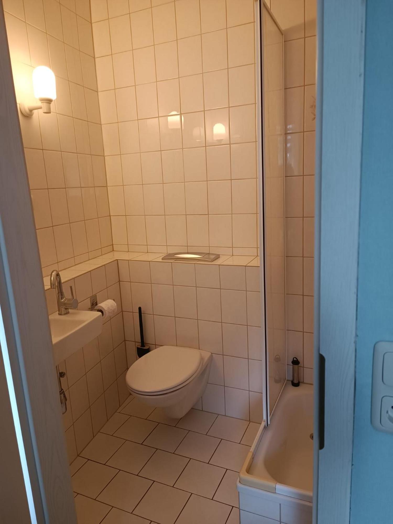 Double Room With Private Bathroom photo 3
