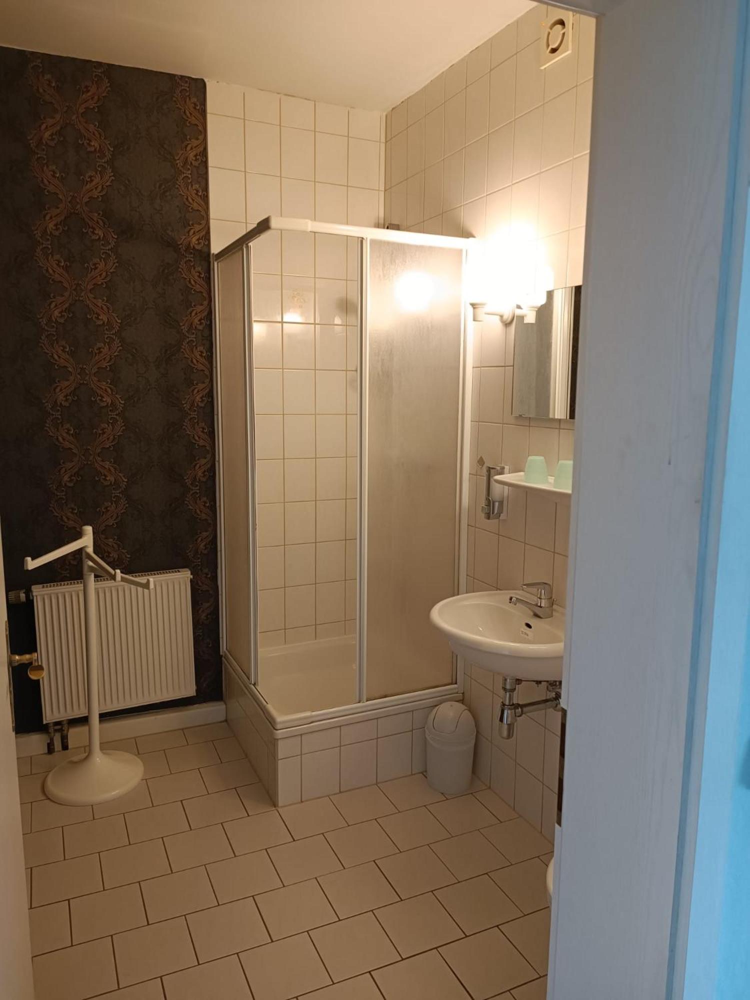 Double Room With Private Bathroom photo 2