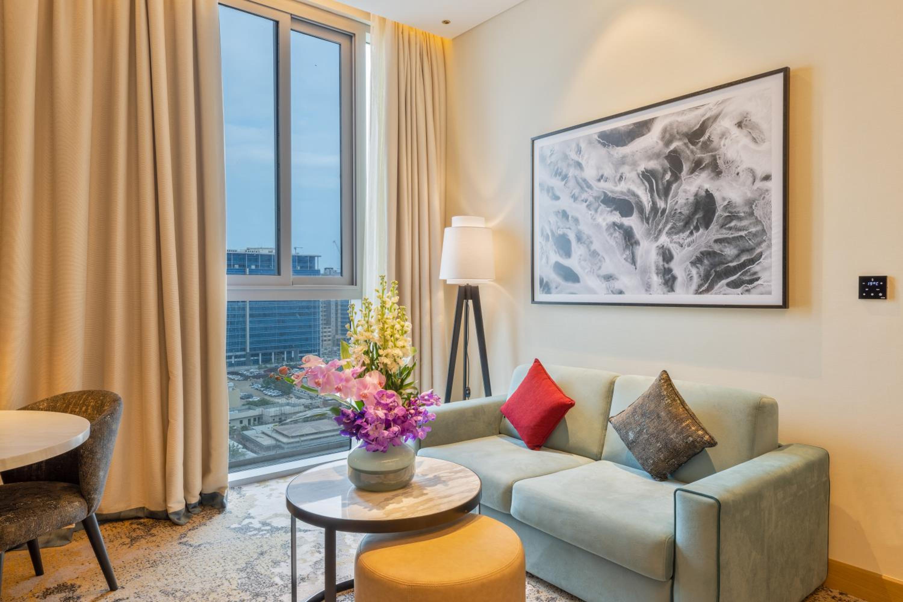One Bedroom Suite with Two Double Beds and Sea View - Smoking