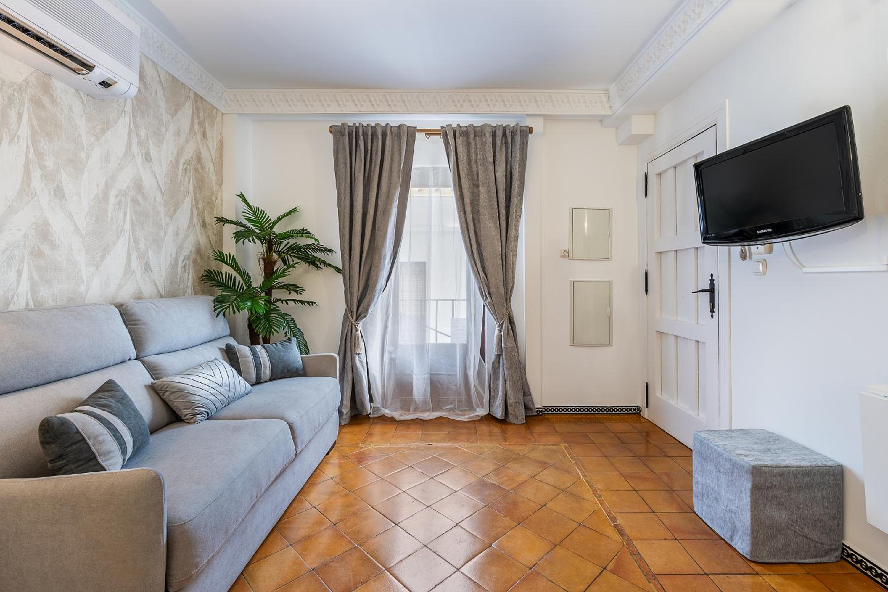 Superior Apartment with Side Alhambra view and Spa Bath  photo 3