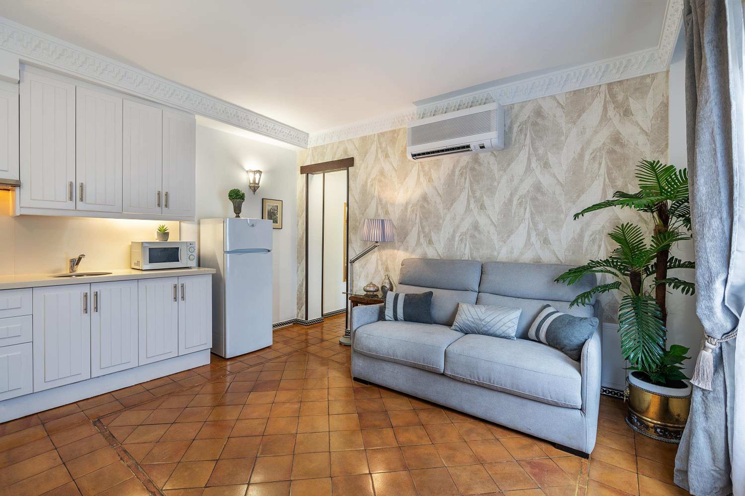 Standard Apartment with Balcony and shower photo 3