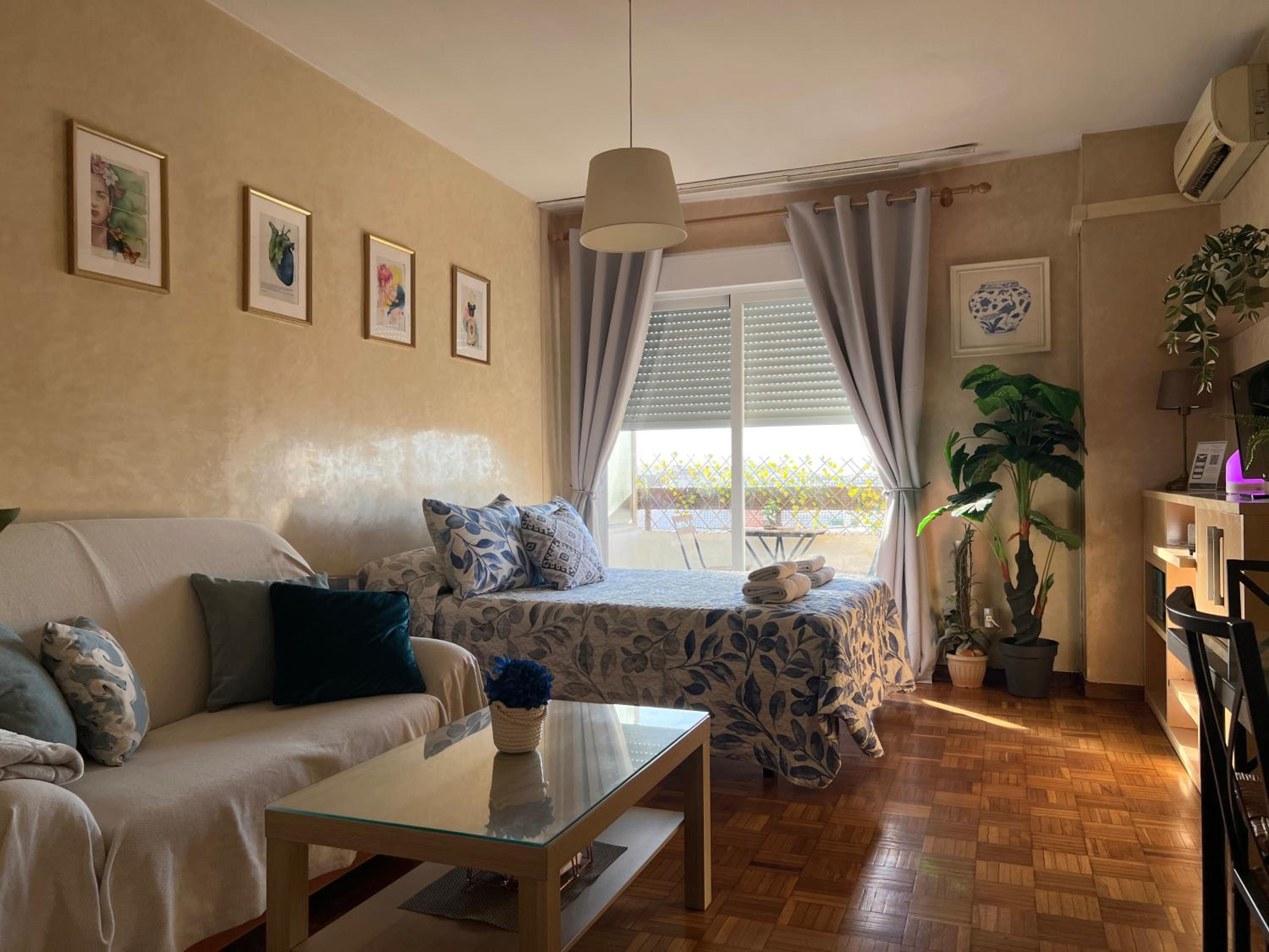 Estudio con Balcón