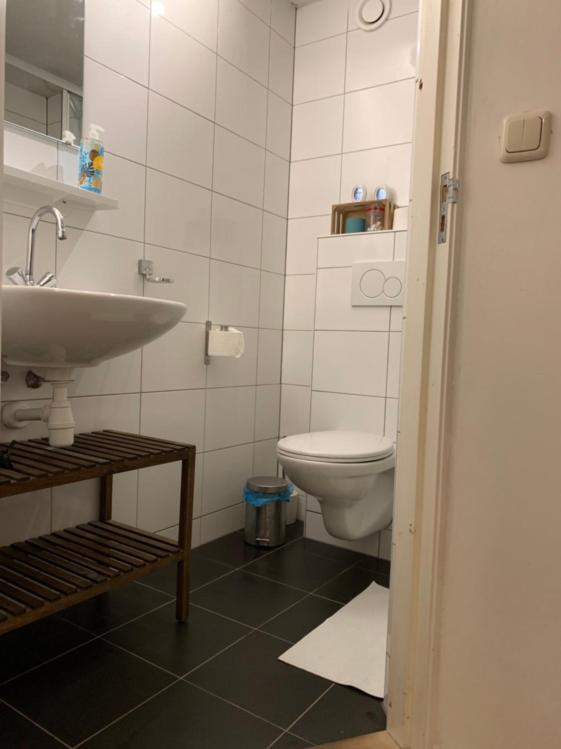 One-Bedroom Apartment - Photo 11