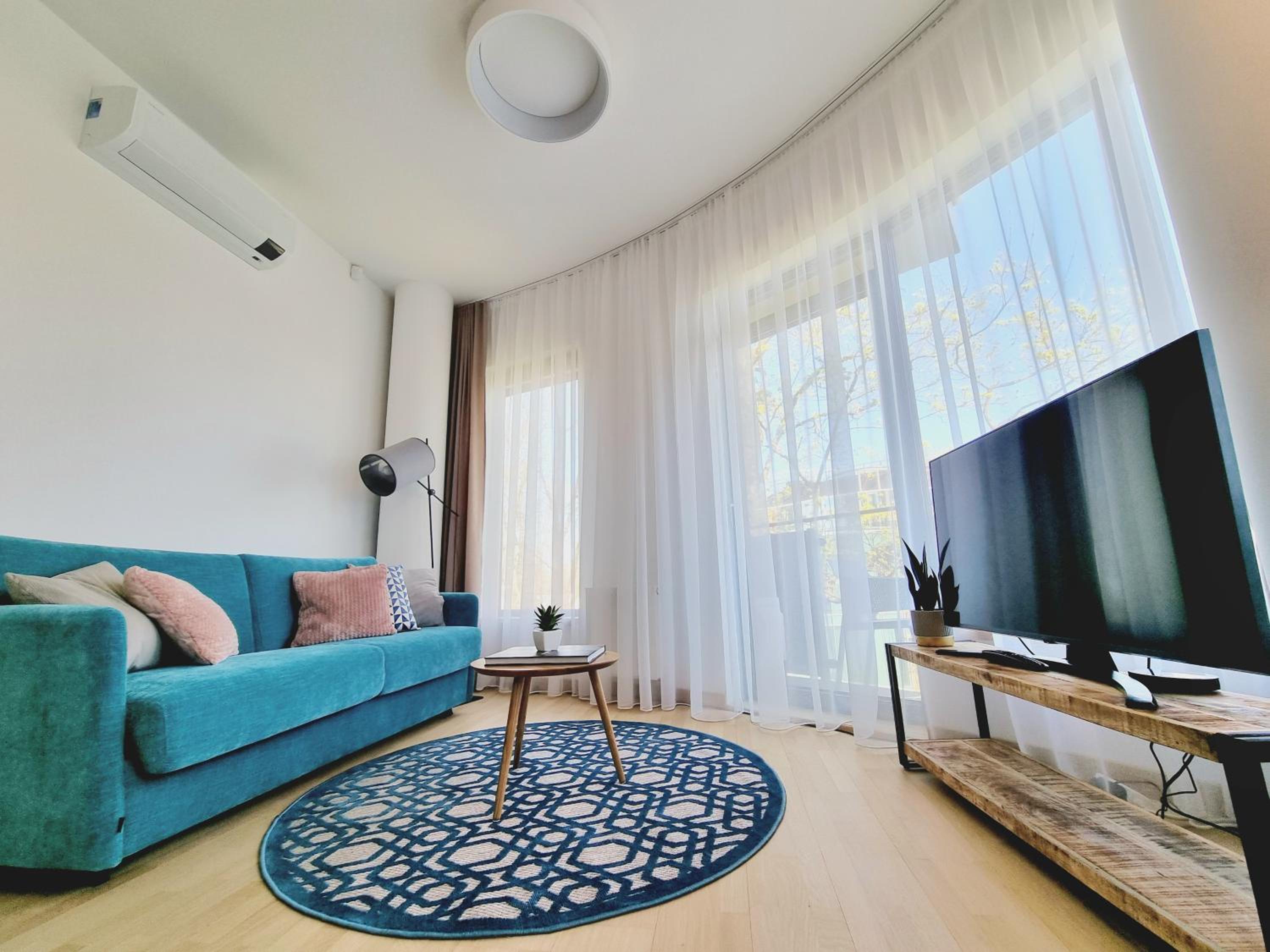 One-Bedroom Apartment - Photo 1