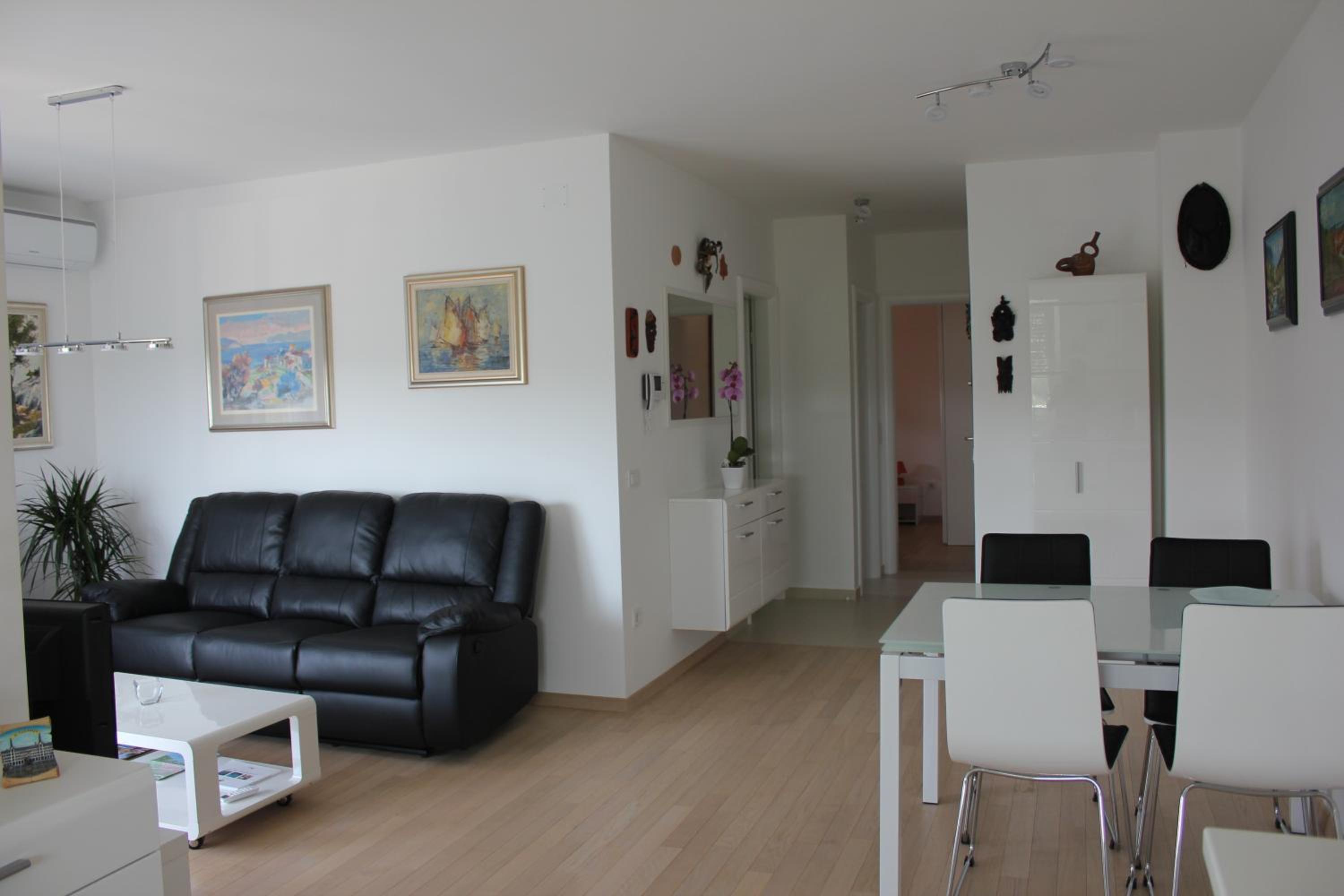 Two-Bedroom Apartment photo 2