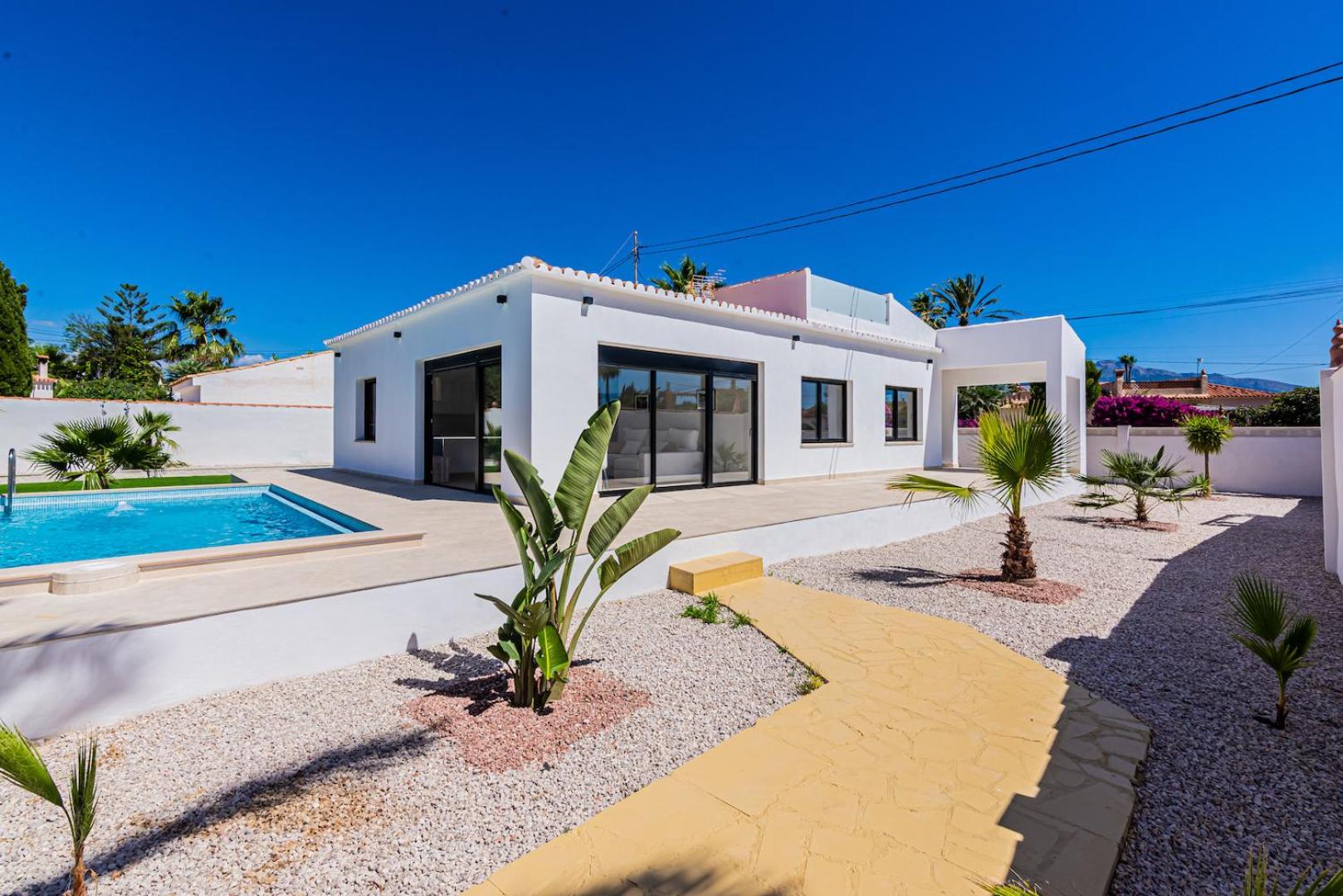 Three-Bedroom Villa photo 2