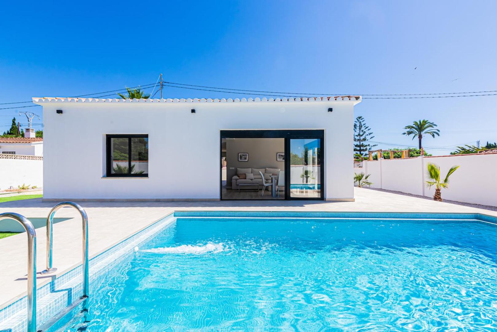 Three-Bedroom Villa photo 3