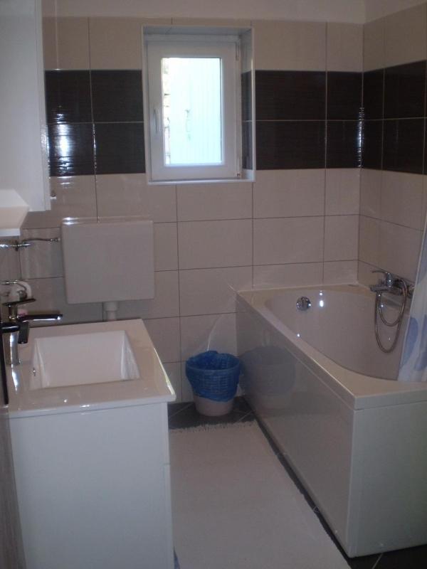 Two-Bedroom Apartment - Photo 5